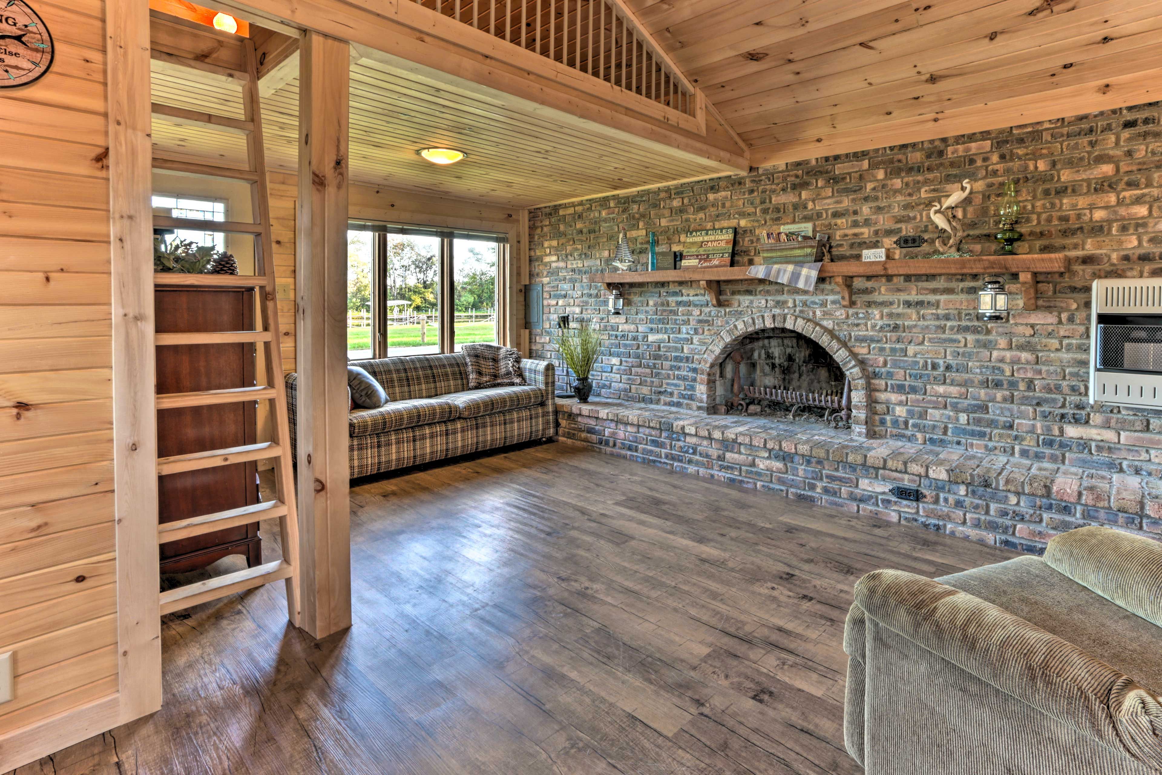 Living Room | Air Conditioning | 1st Floor