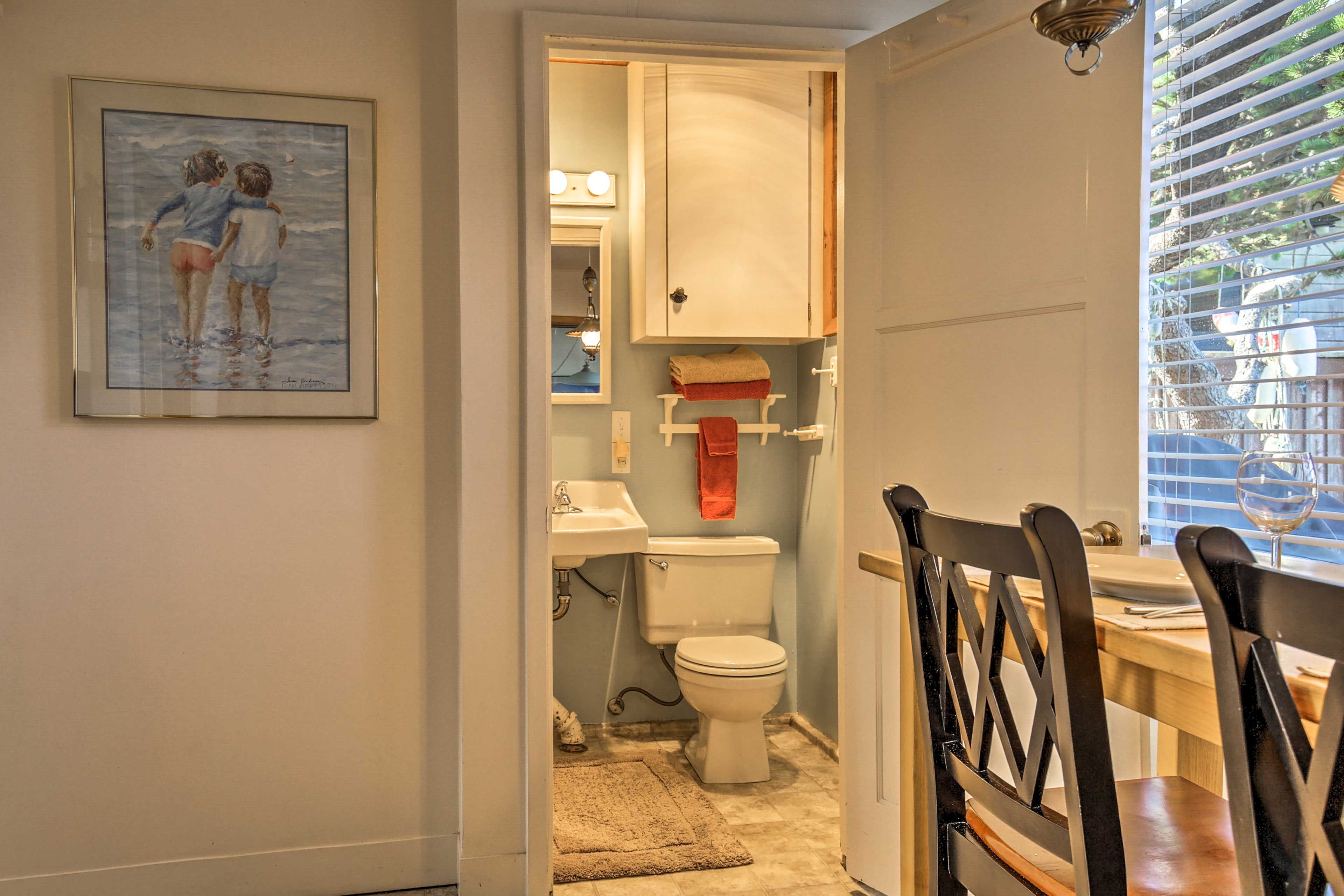Full Bathroom | 1st Floor