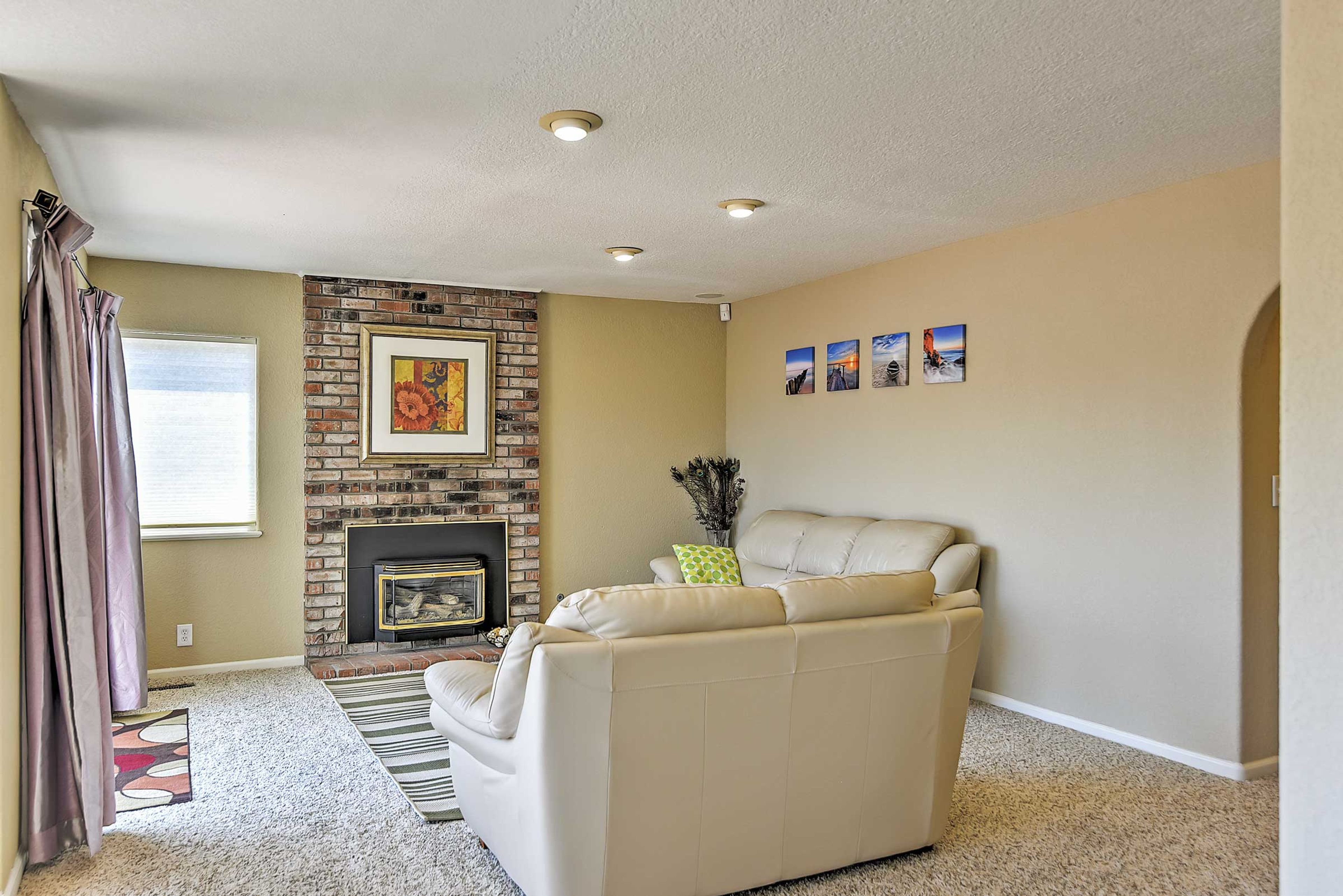 Den | Gas Fireplace