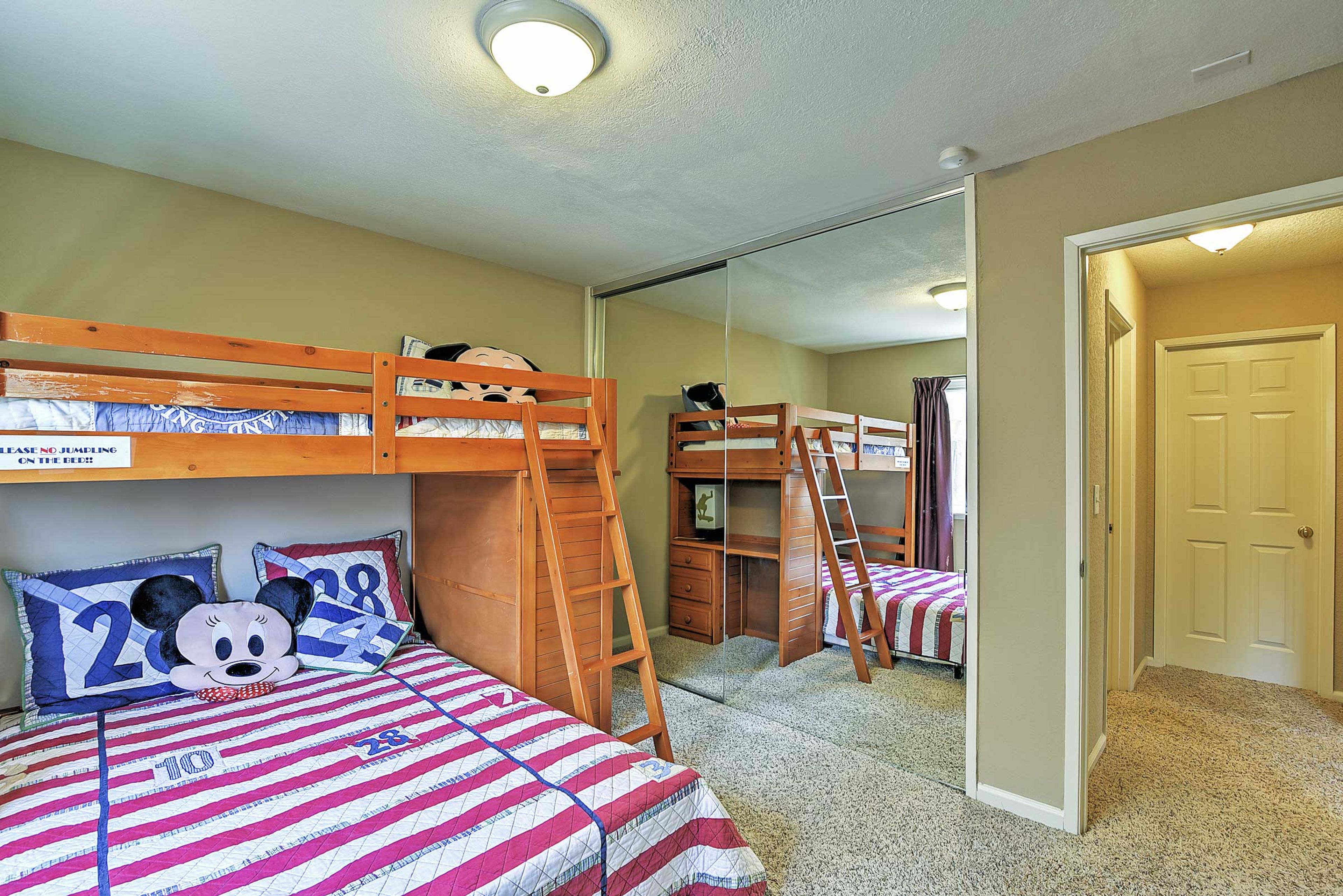 Bedroom 3 | Twin/Full Bunk Bed | Linens Provided