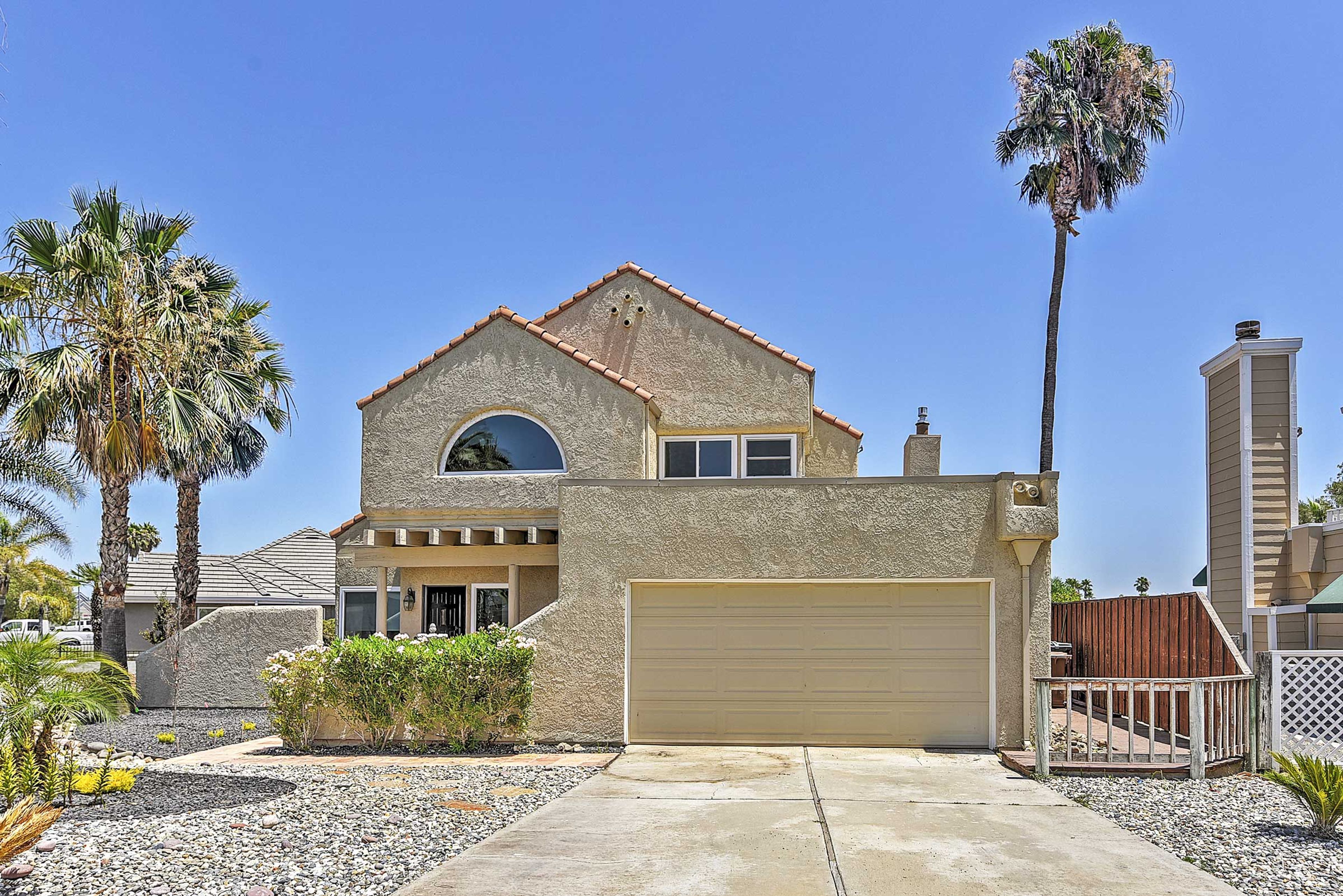 Home Exterior | Step-Free Access | Driveway (4 Vehicles)