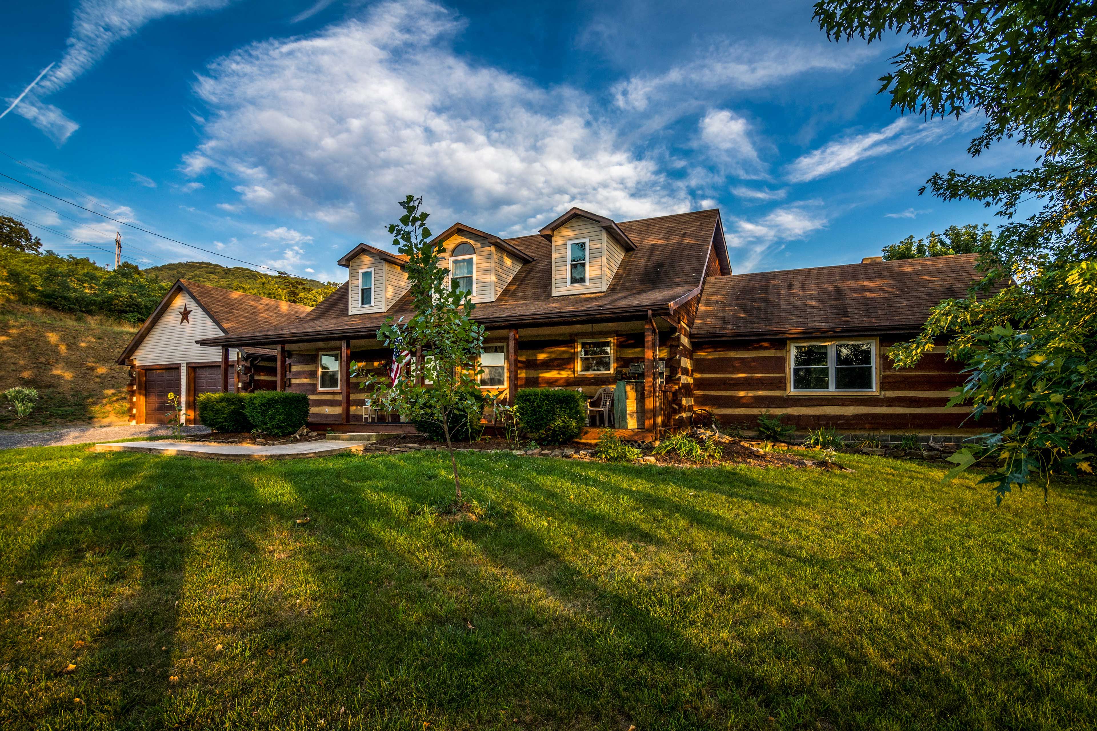 Petersburg Vacation Rental House | 5 BR |3 BA
