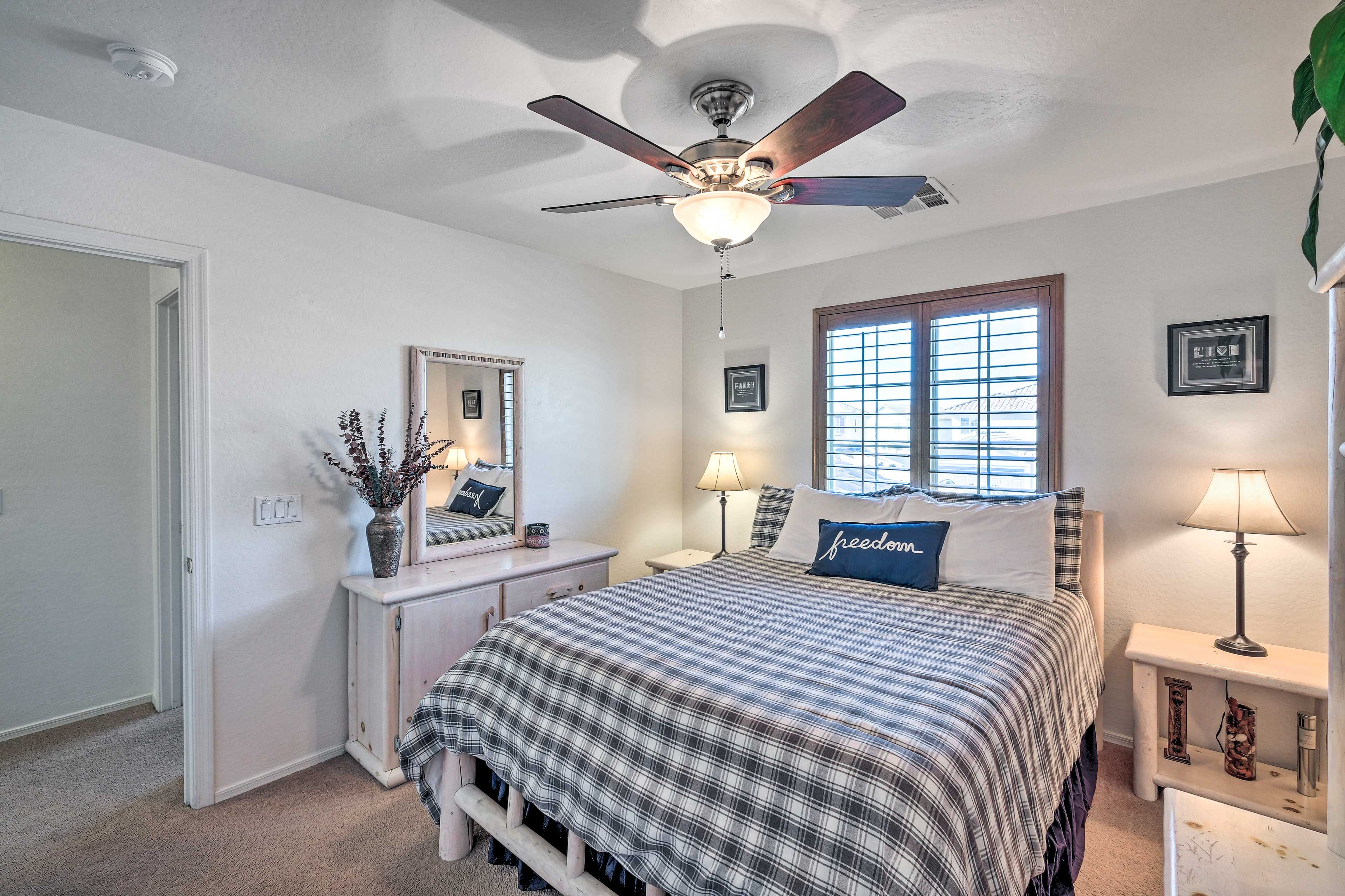 Bedroom 4 | Queen Bed | 1st Floor | Step-Free Access