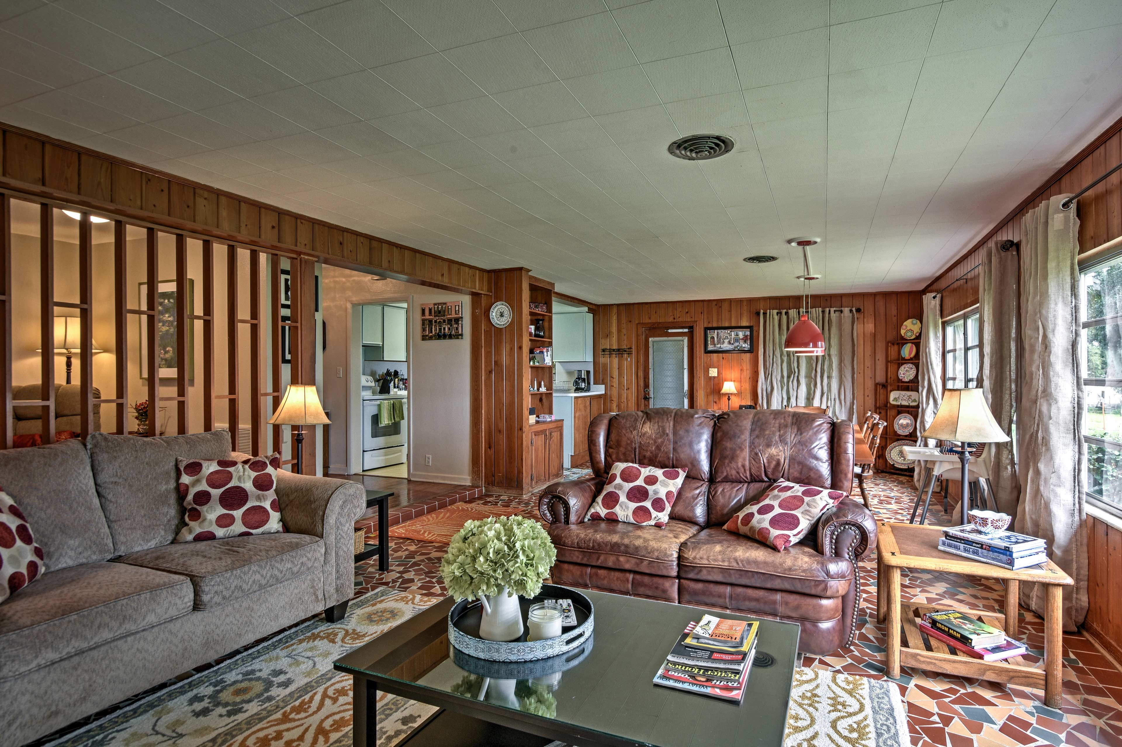 Lake Wales Vacation Rental | 2 Floors | 2BR | 2BA | 1,300 Sq Ft
