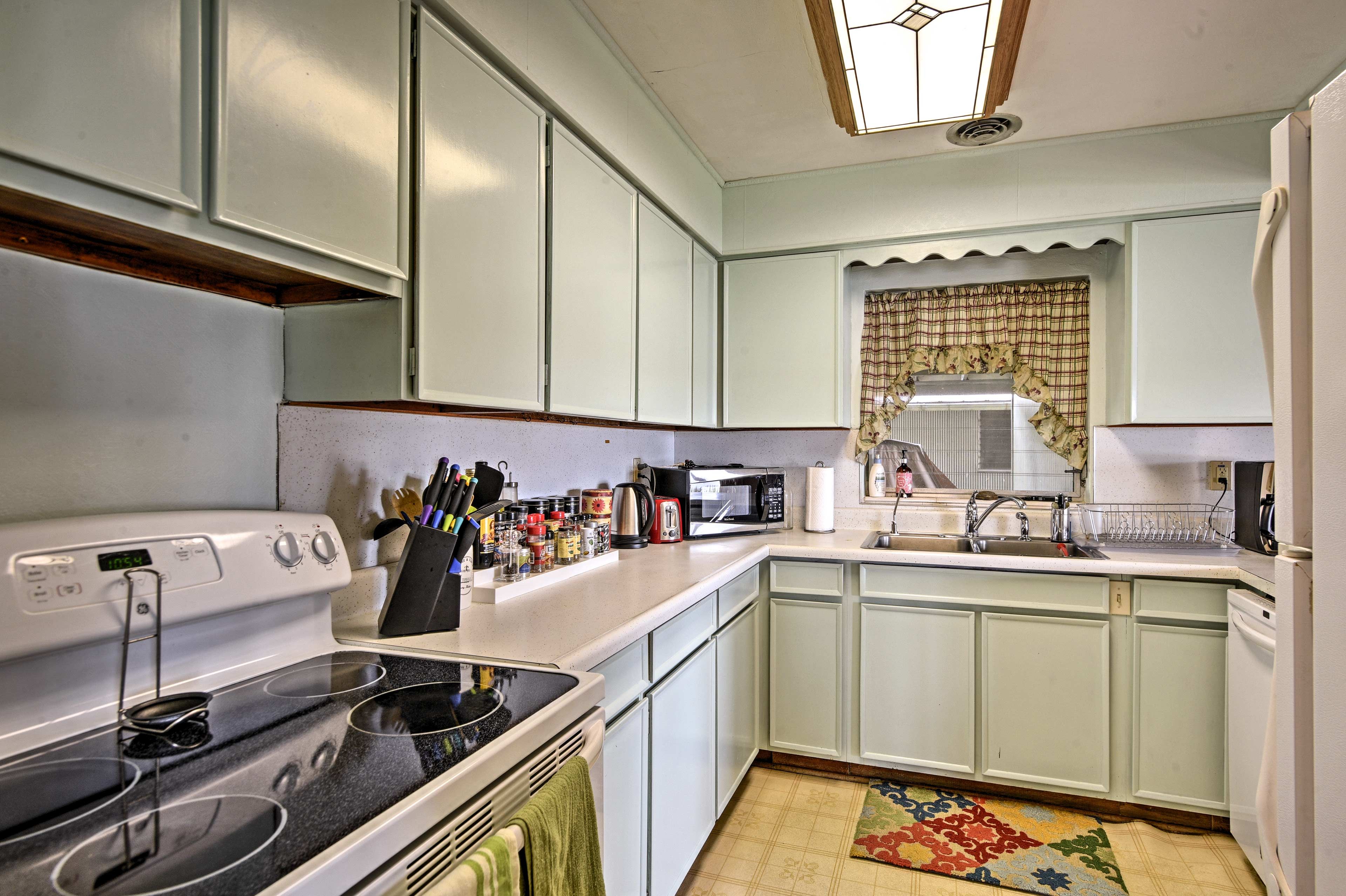Kitchen | Hot Water Pot | Toaster