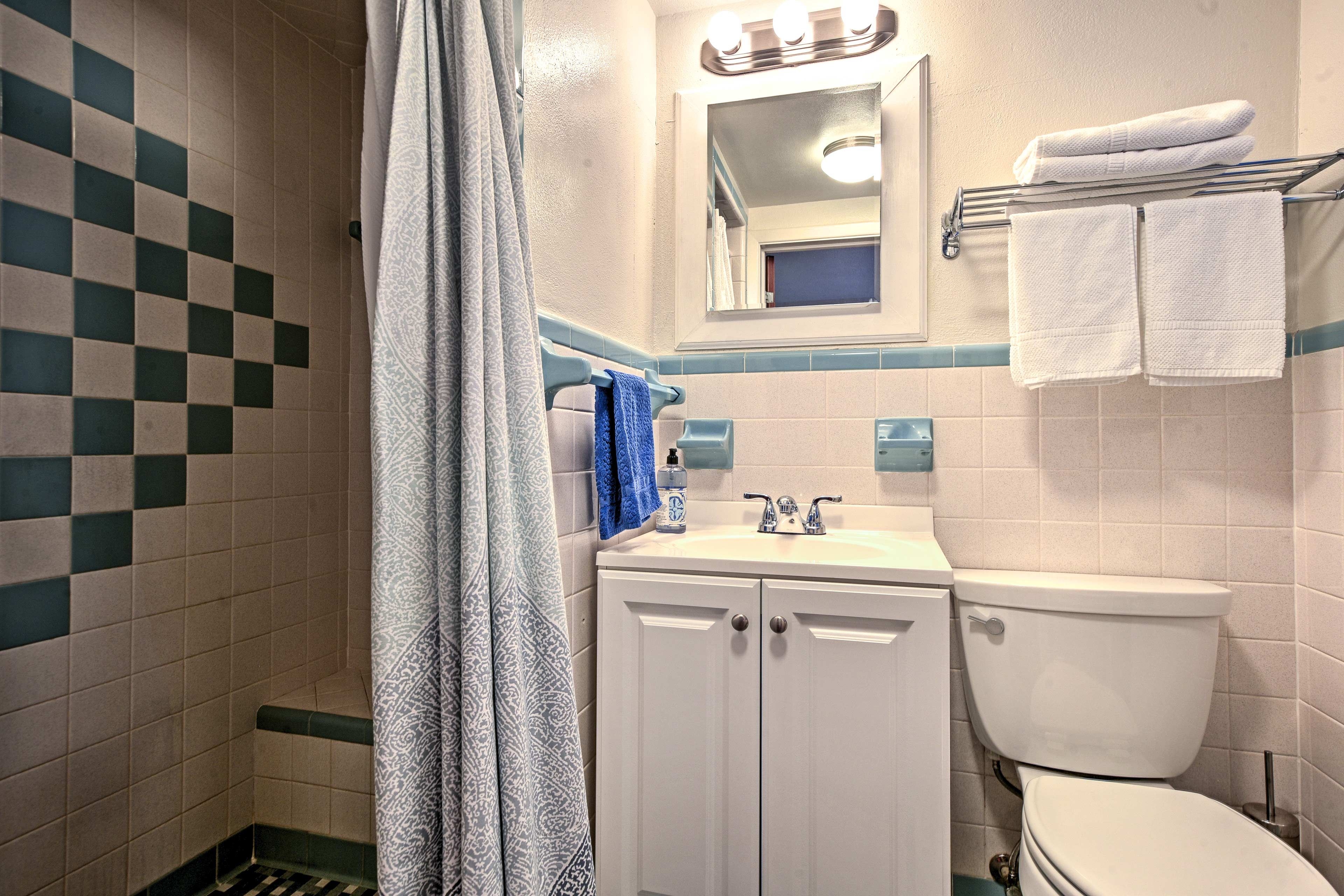 En-Suite Bathroom | Towels Provided