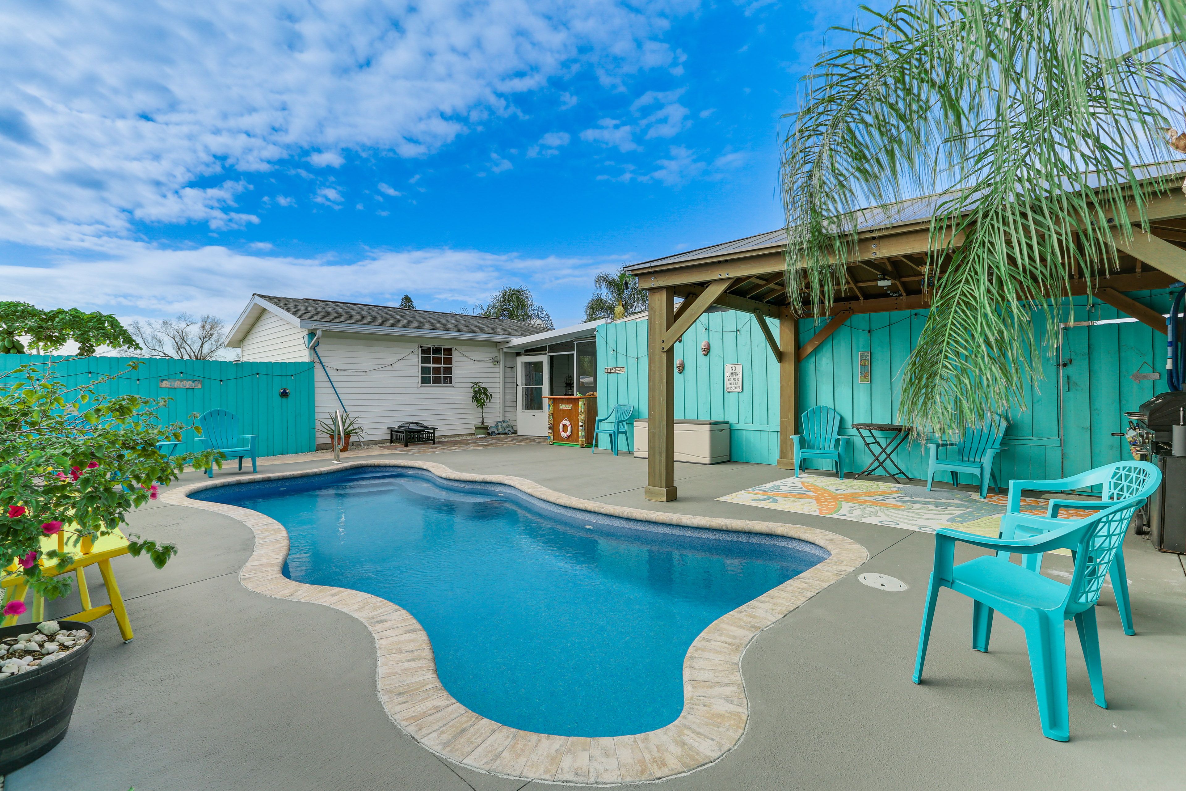 Lehigh Acres Vacation Rental | 2BR | 1BA | 900 Sq Ft | Step-Free Access