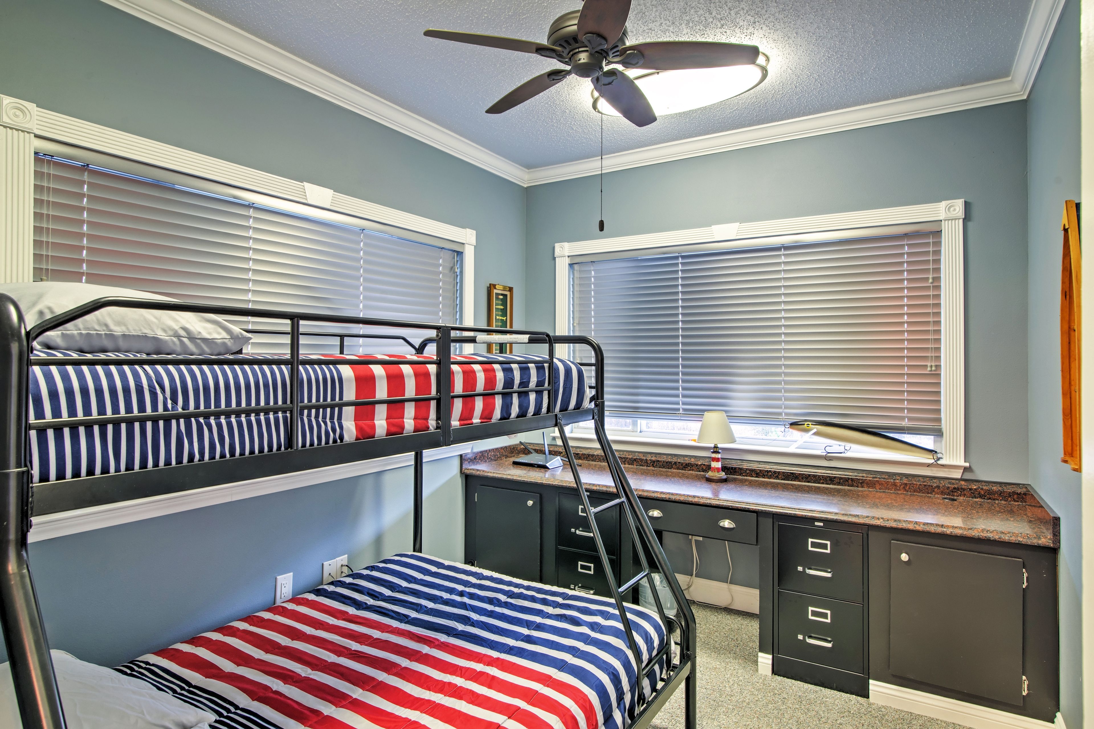 Bedroom 5 (Office) | Twin/Full Bunk Bed | Linens Provided