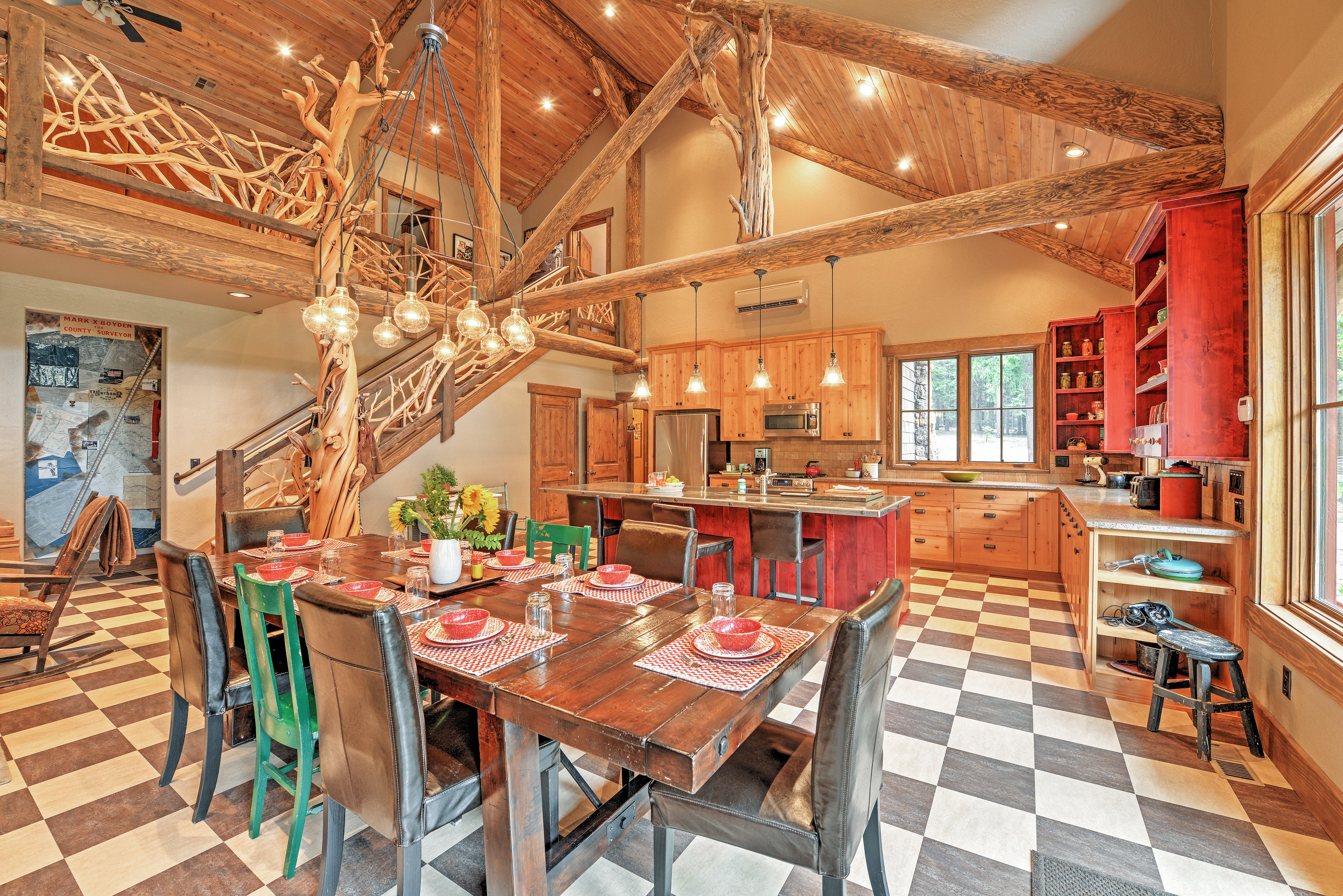 Kitchen | 12-Seat Banquet-Style Dining Table