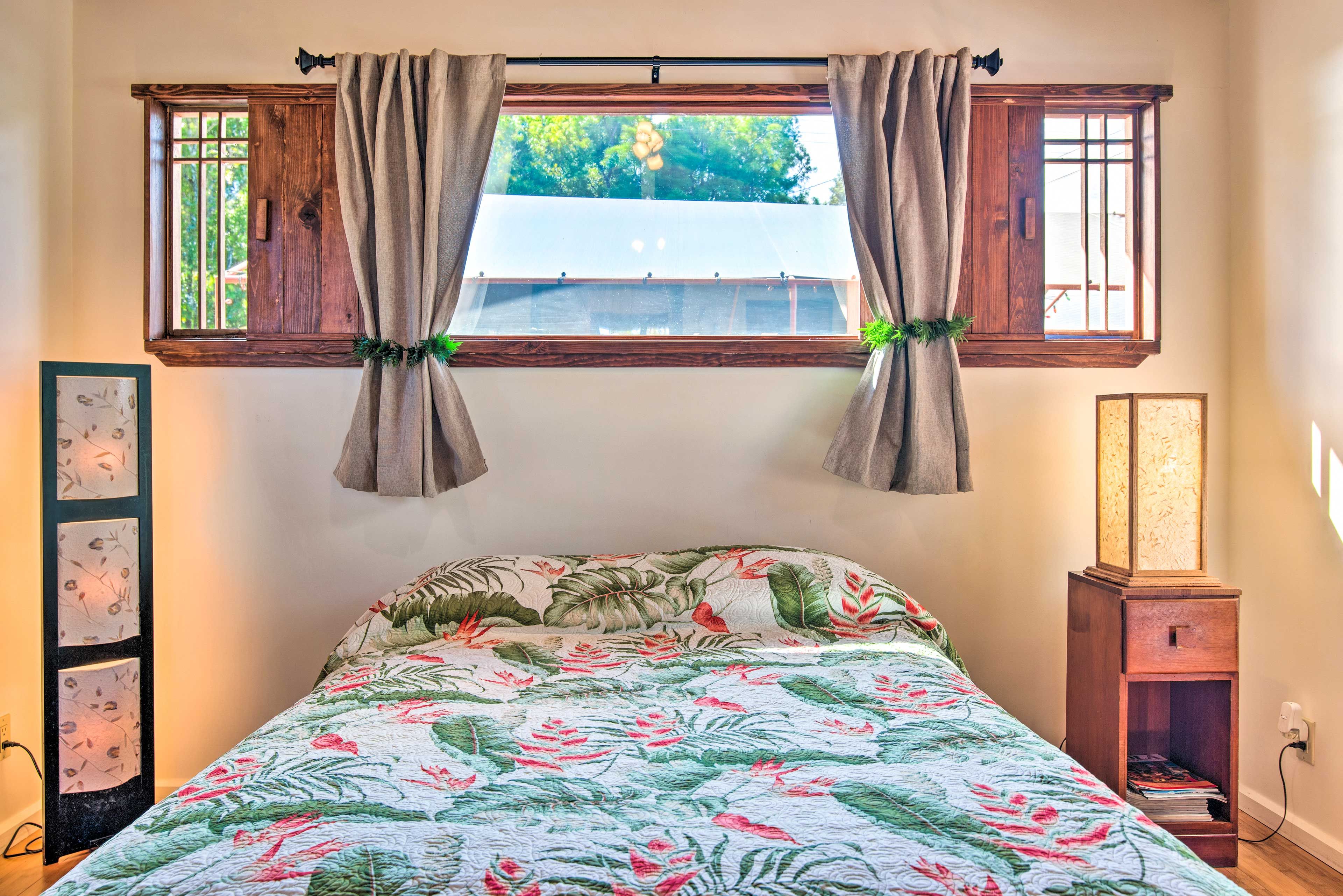 Studio | Linens and Towels Provided