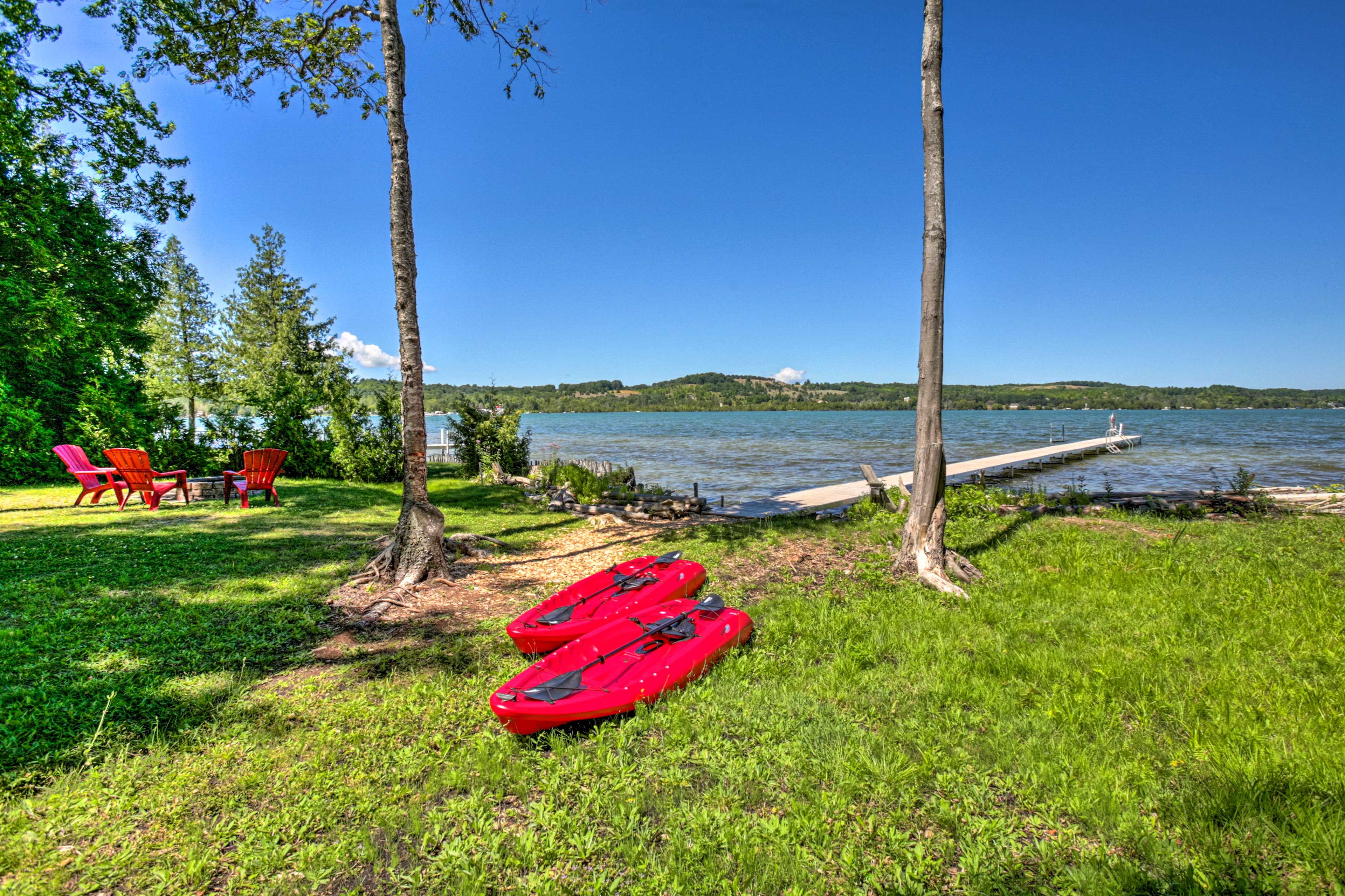Backyard | 2 Kayaks | Boat Dock