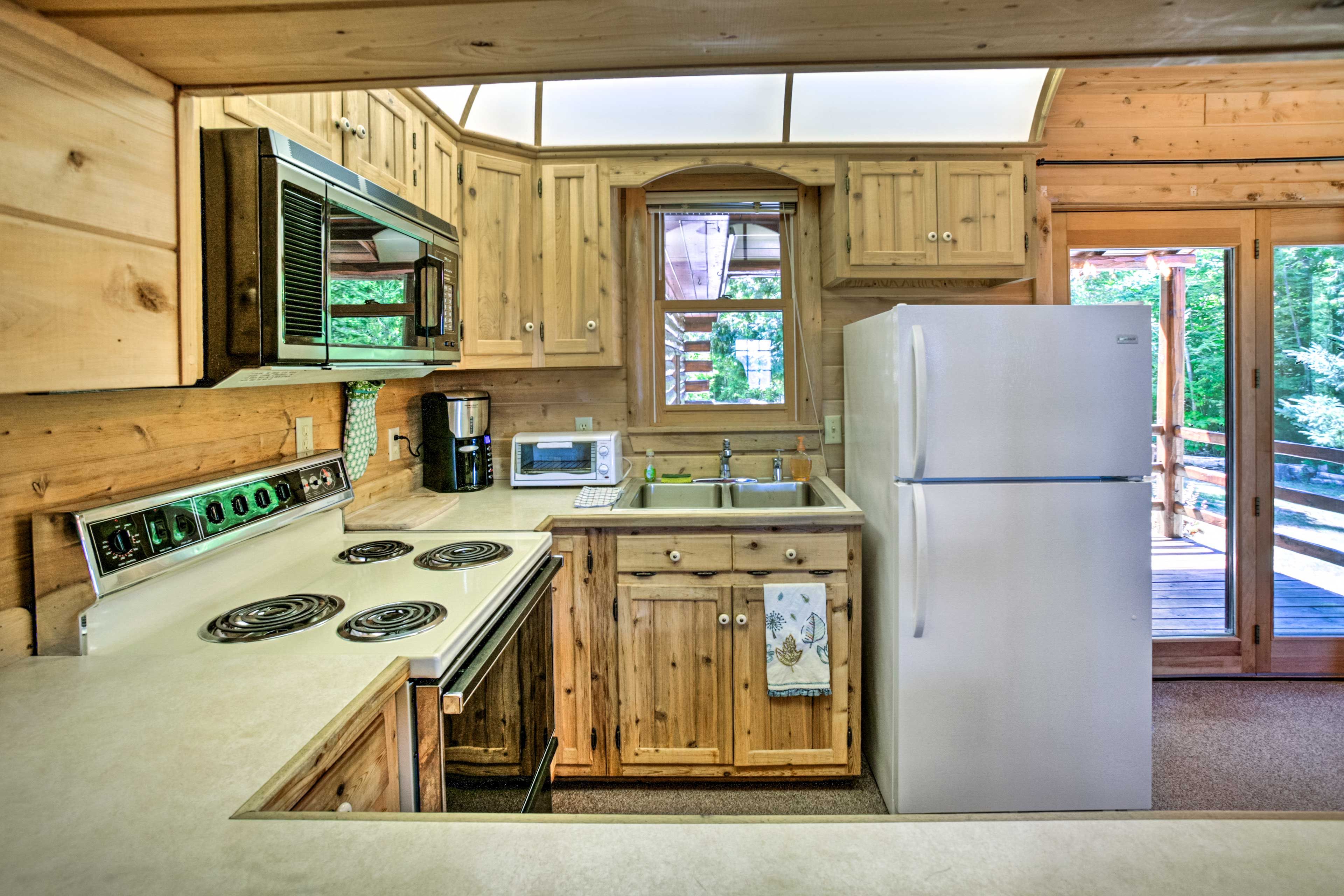 Well-Equipped Kitchen | Drip Coffee Maker | Toaster Oven