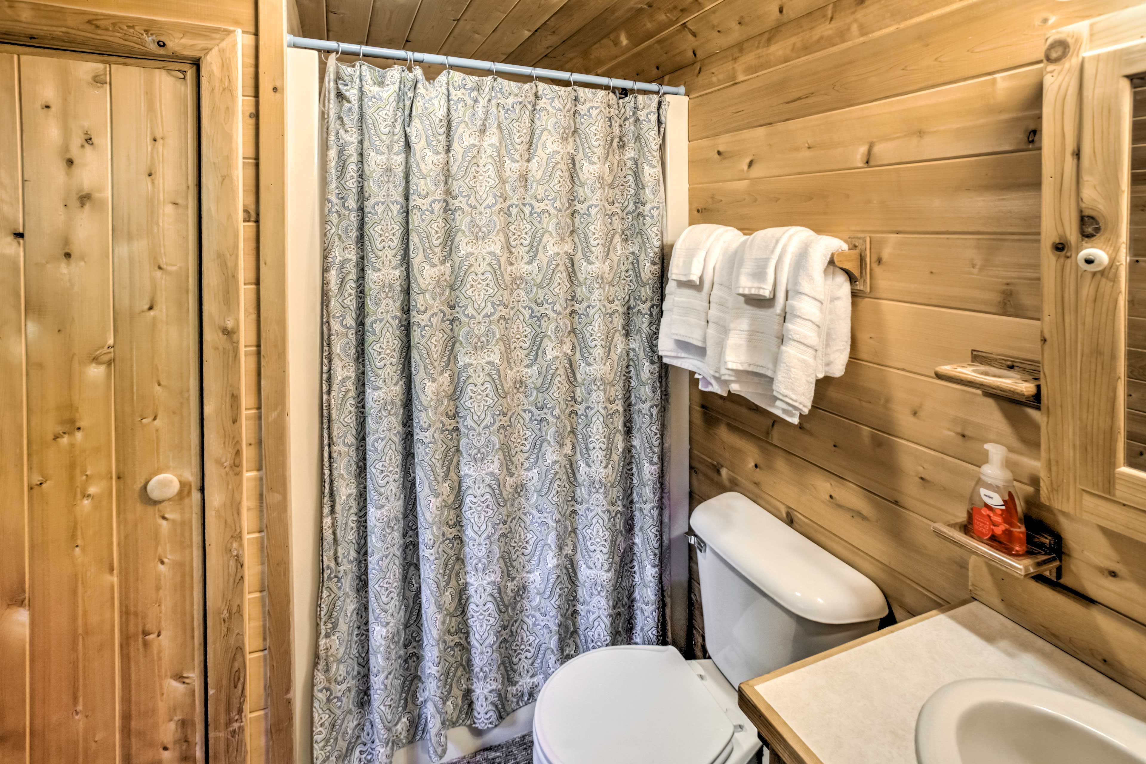 En-Suite Bathroom | Shower Towels Provided