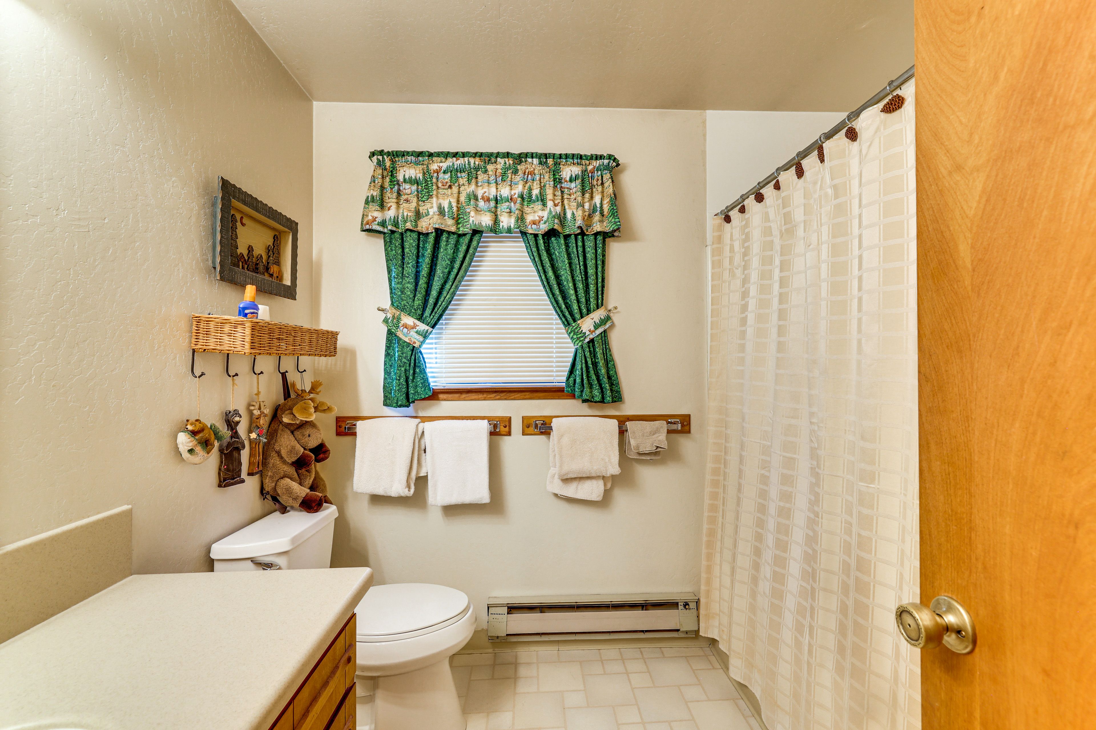 Full Bathroom