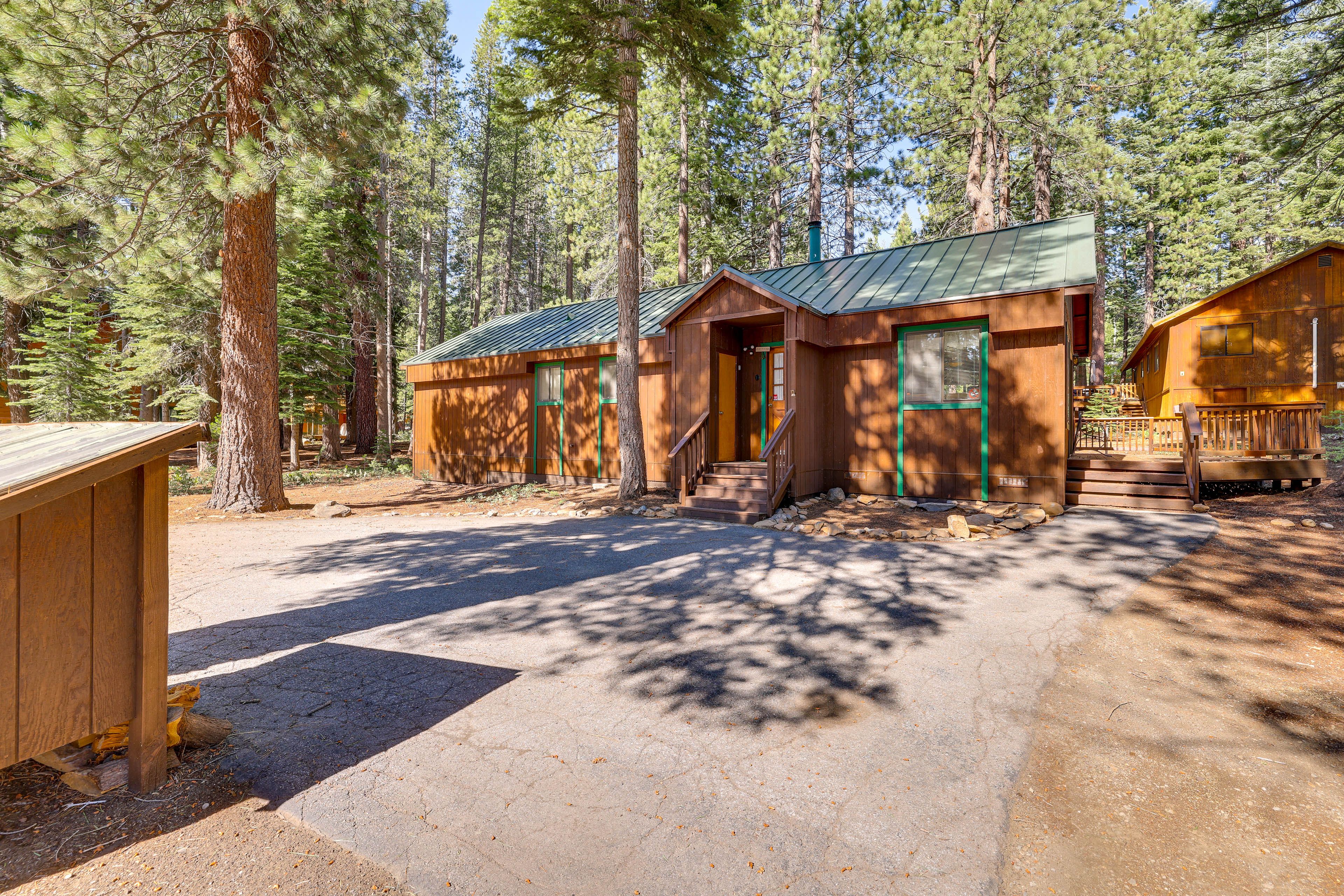 Cabin Exterior | Driveway (2 Vehicles)