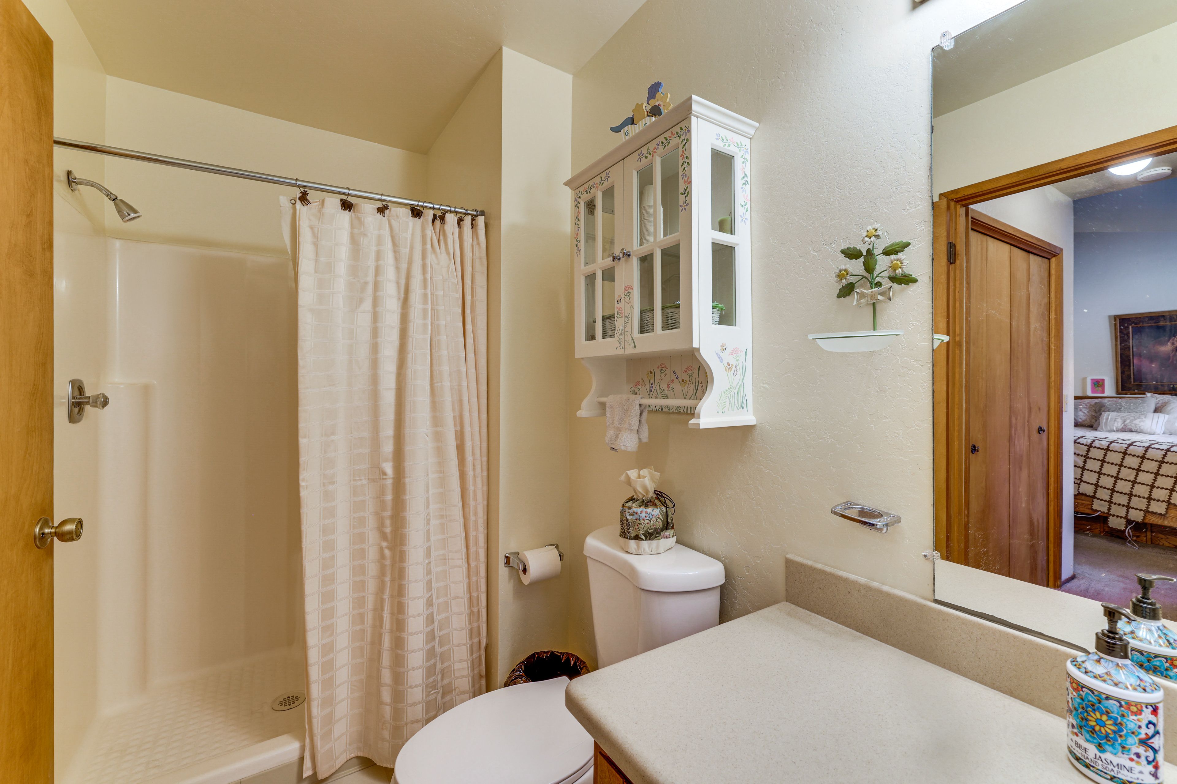 En-Suite Bathroom | Towels Provided