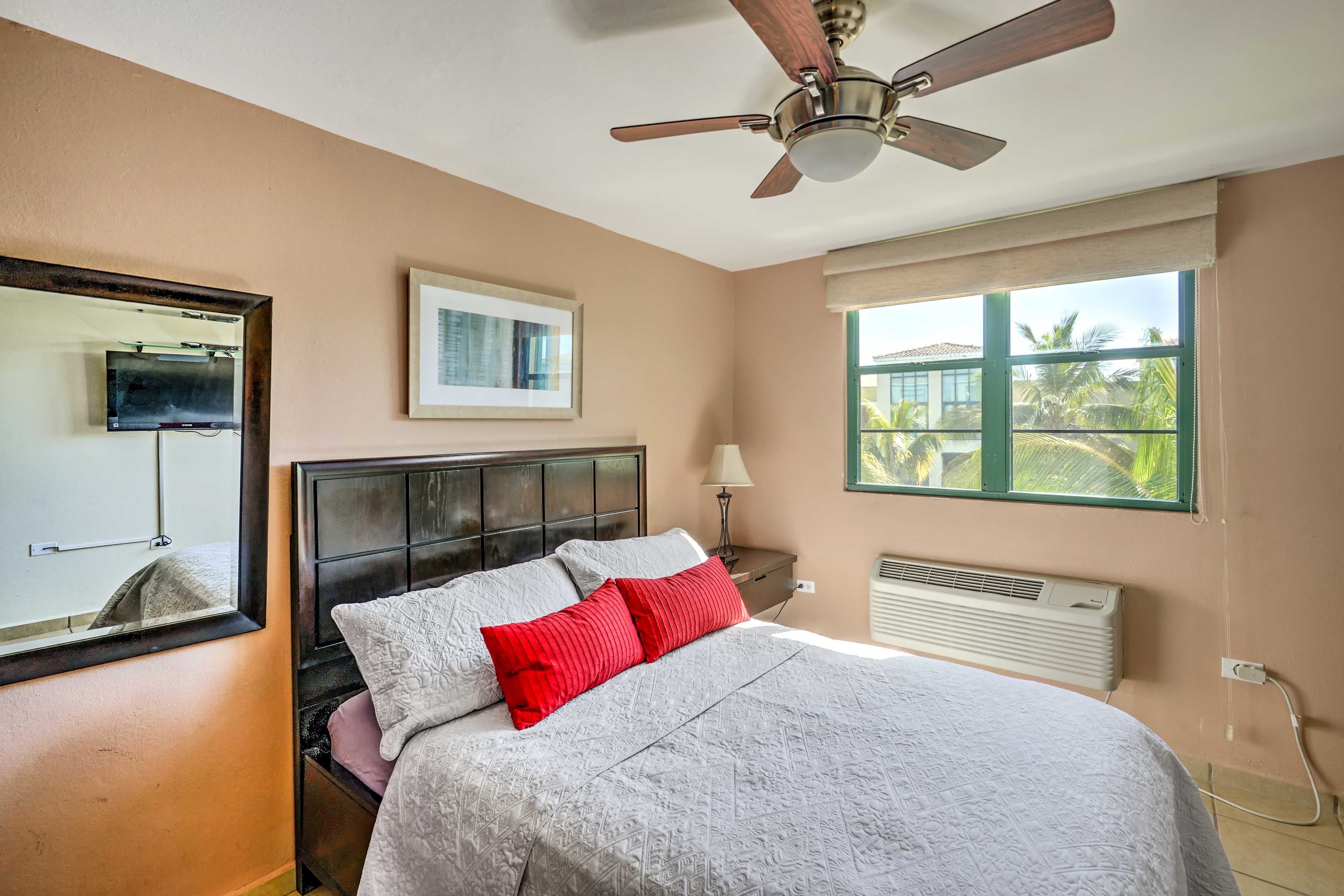 Bedroom 1 | Queen Bed | Linens Provided