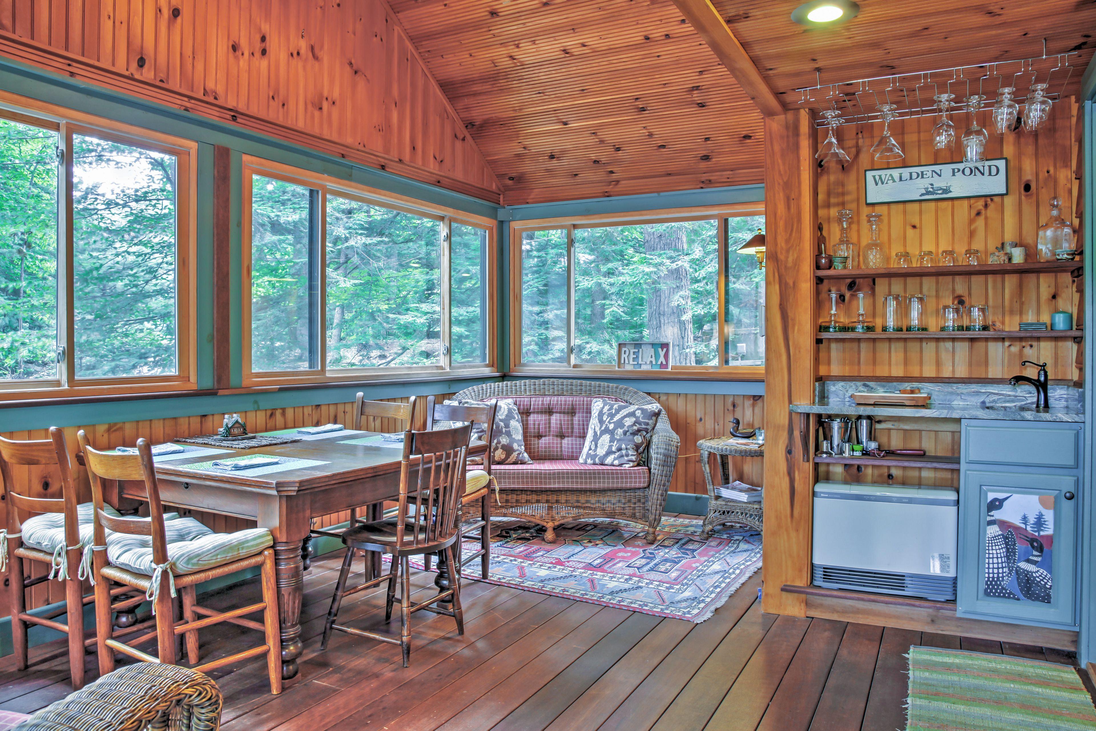 Dining Room | Cabin 1 | 1st Floor | Dishware/Flatware Provided | Wet Bar