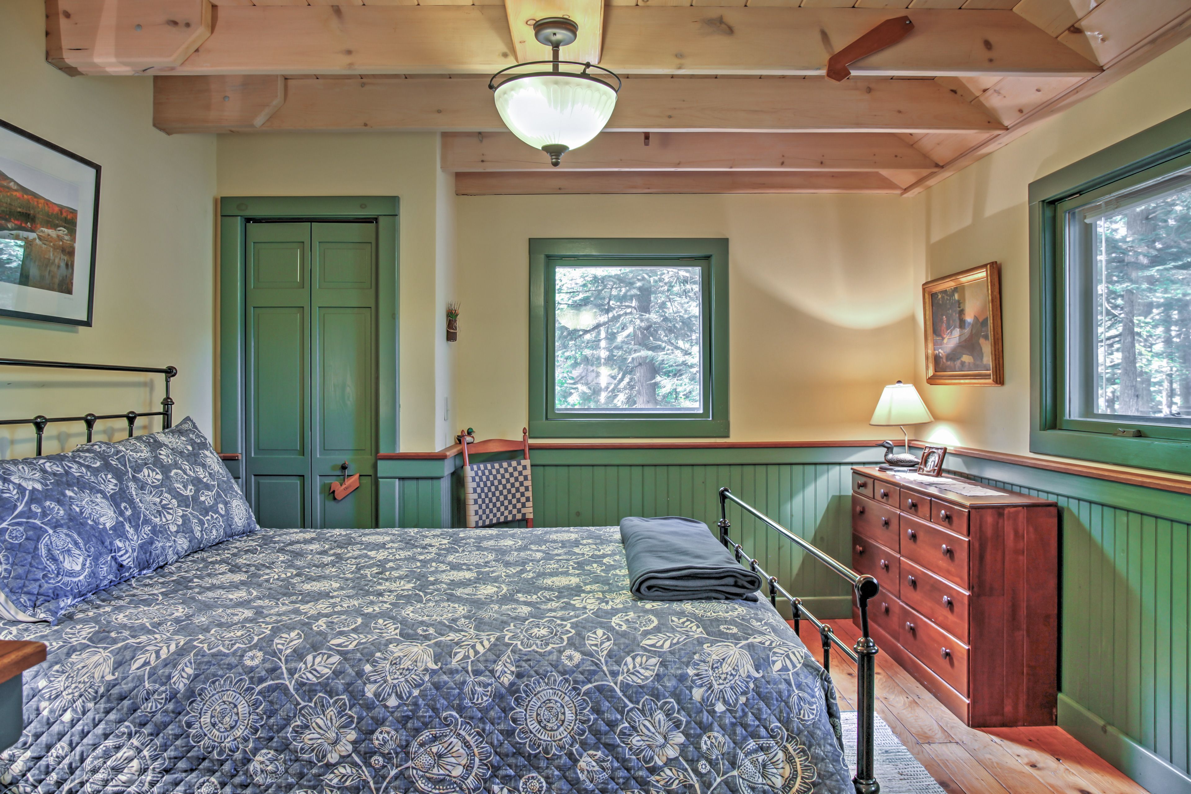 Bedroom 1 | Cabin 1 | 1st Floor | Queen Bed