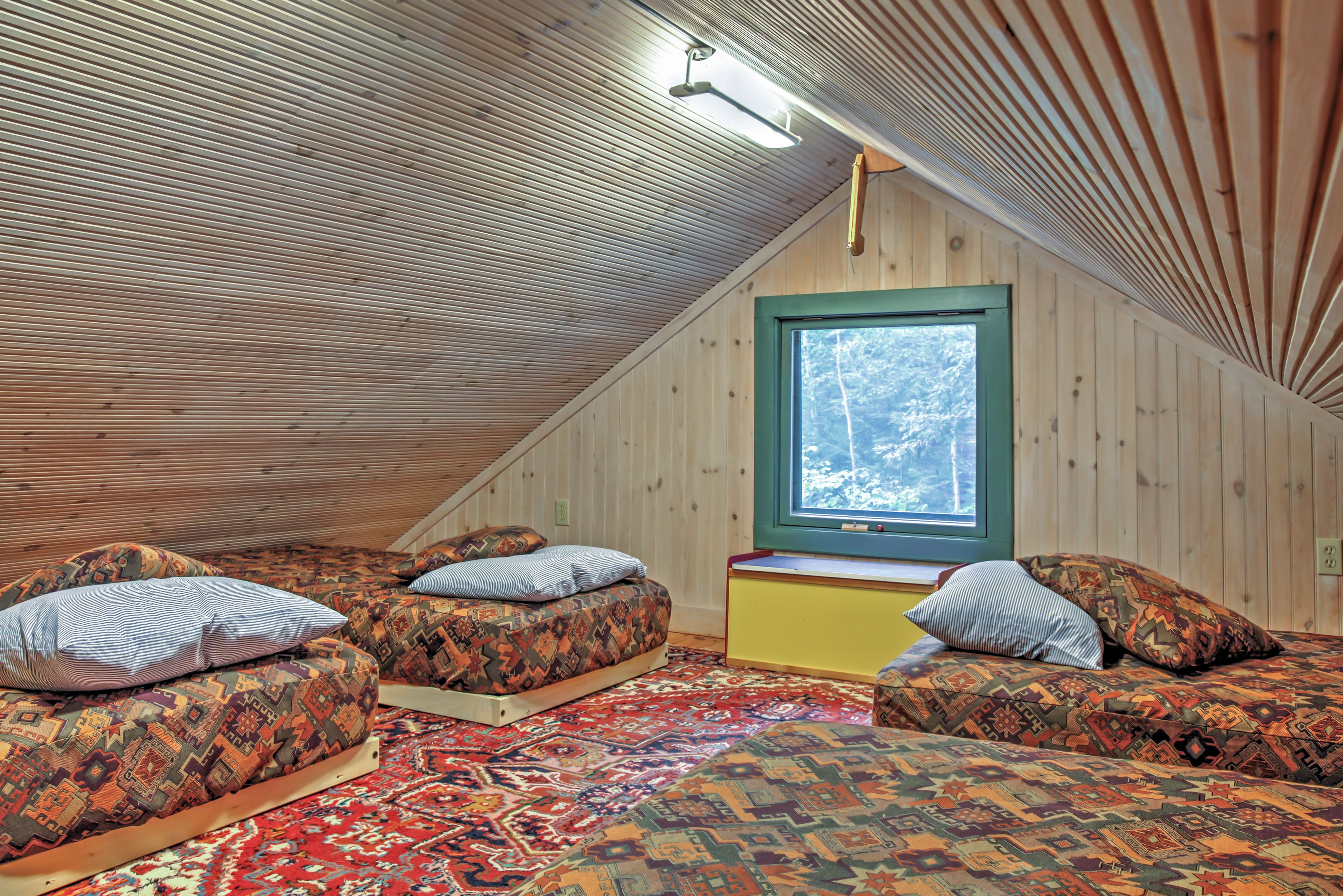 Loft | Cabin 1 | 2nd Floor | 4 Twin Beds
