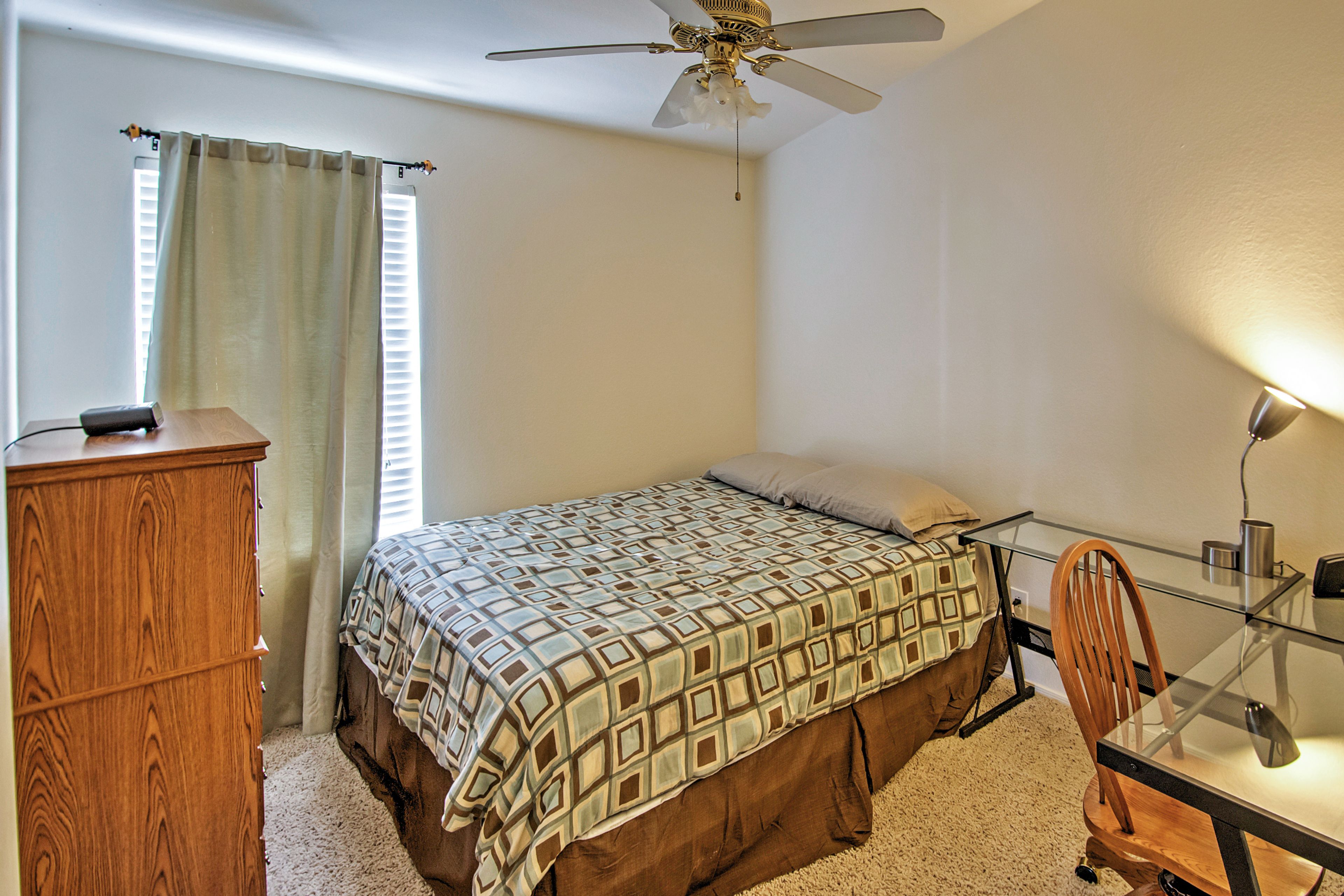 Bedroom 3 | Queen Bed