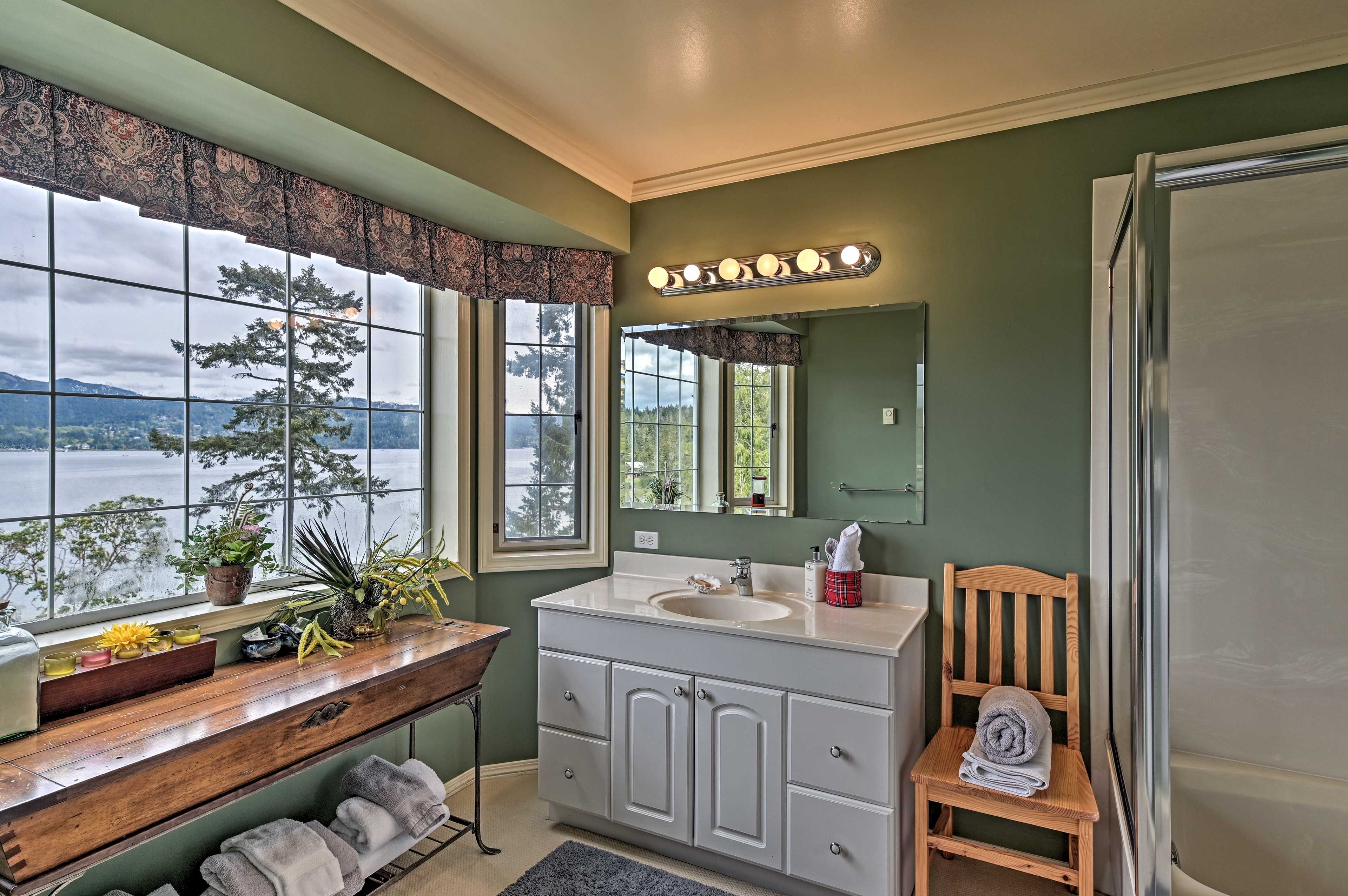 Full En-Suite Bathroom