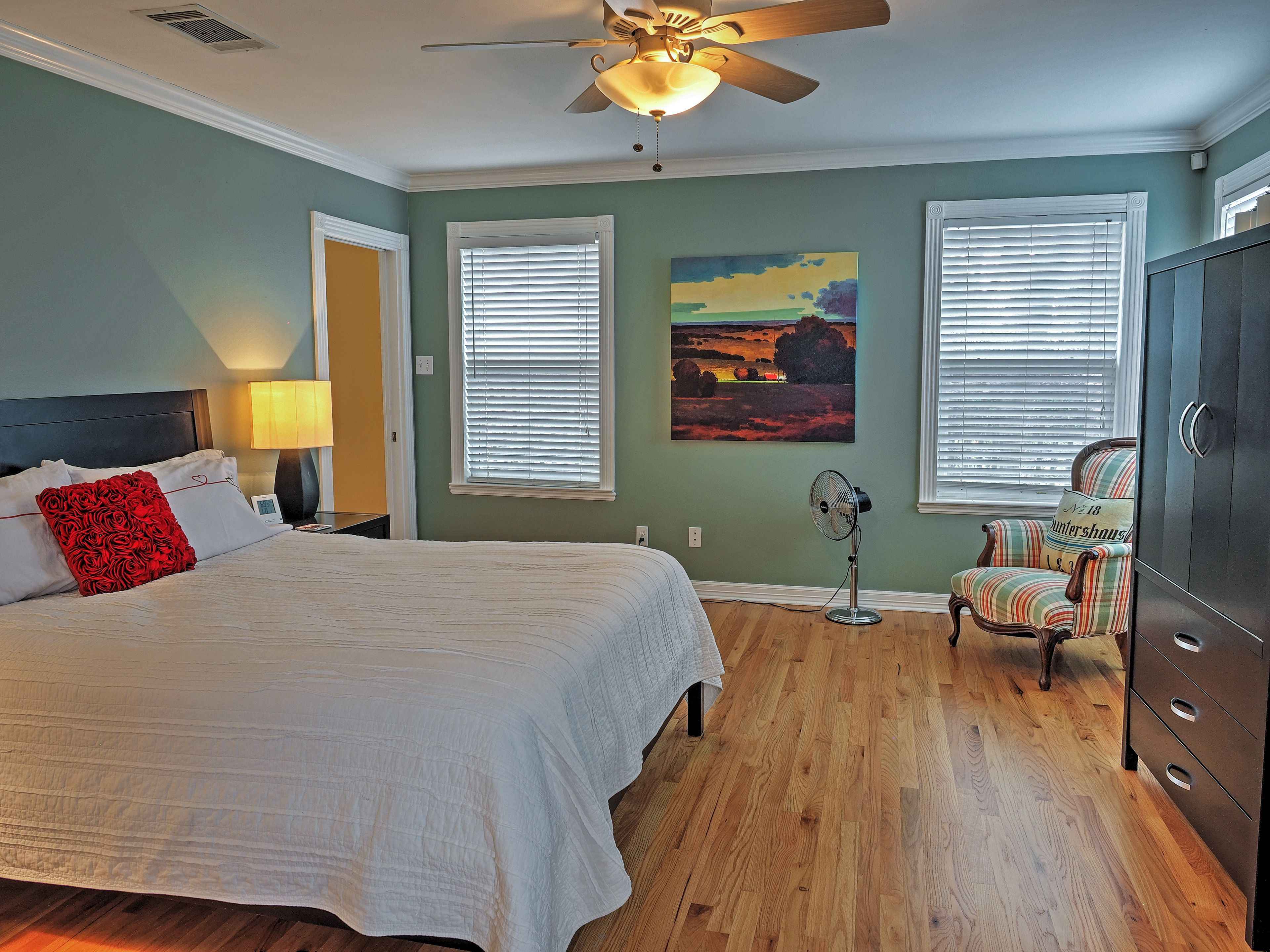 Bedroom 1 | Queen Bed