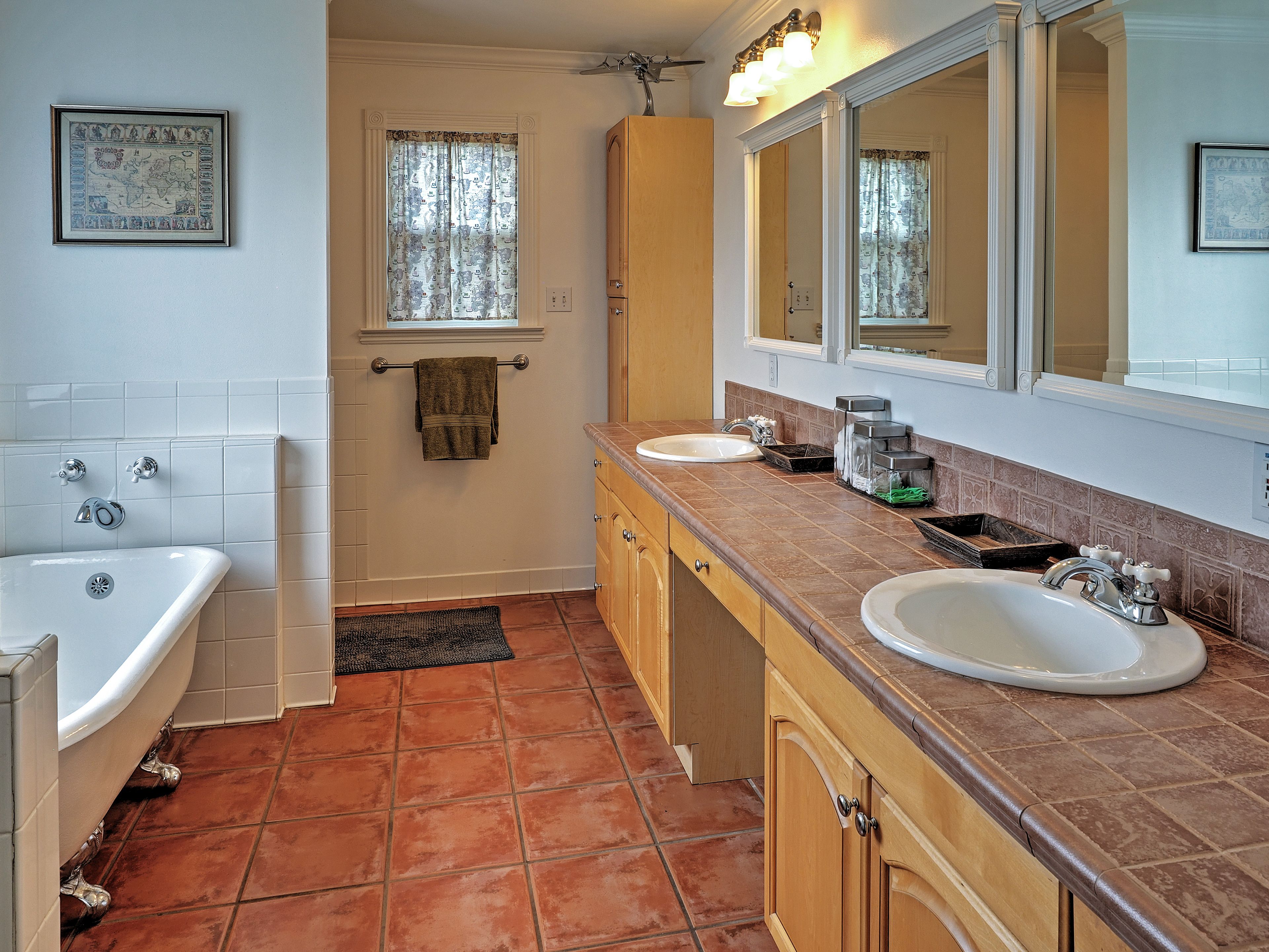 En-Suite Bathroom