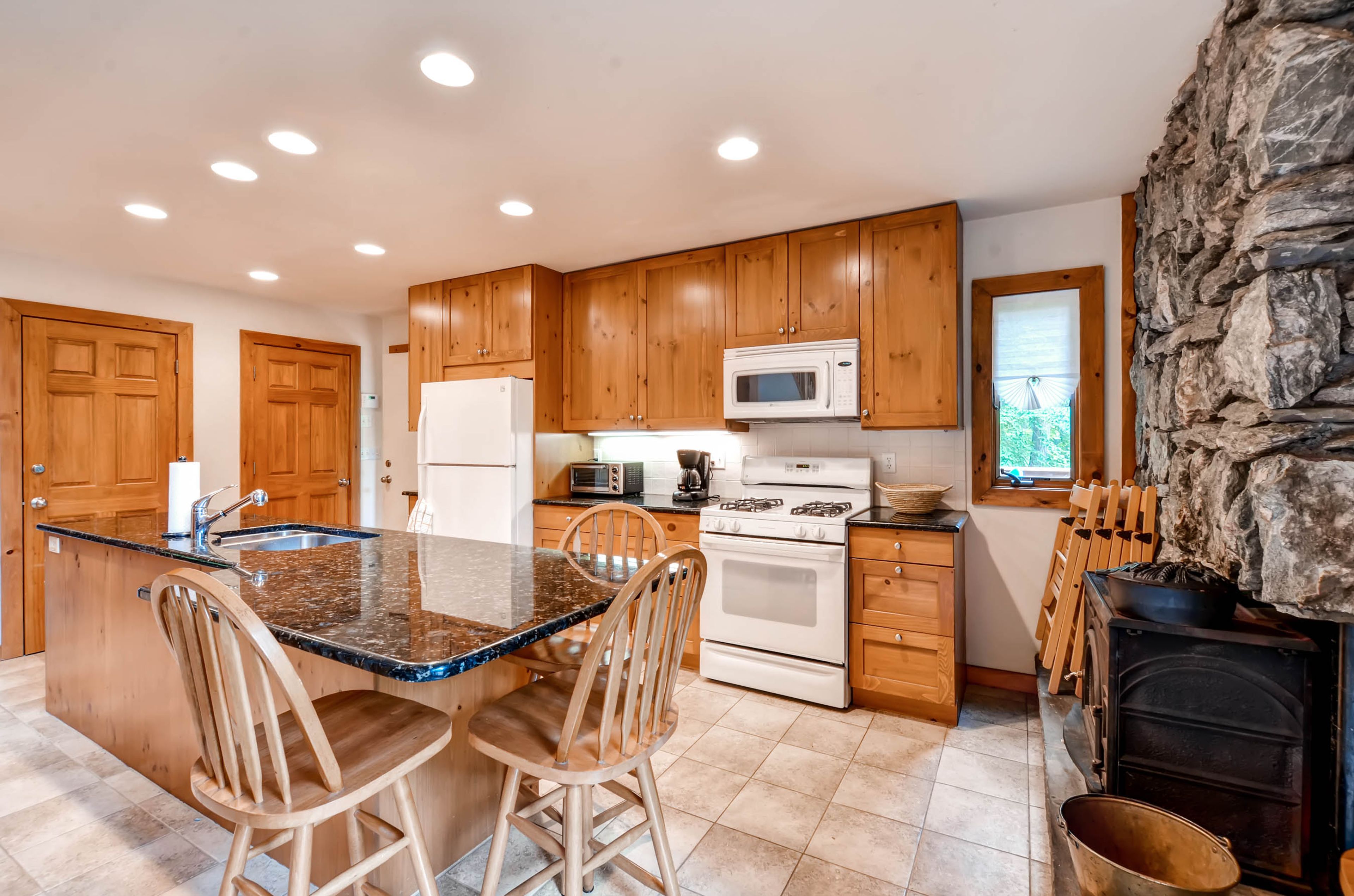 Kitchen | Dishware & Flatware