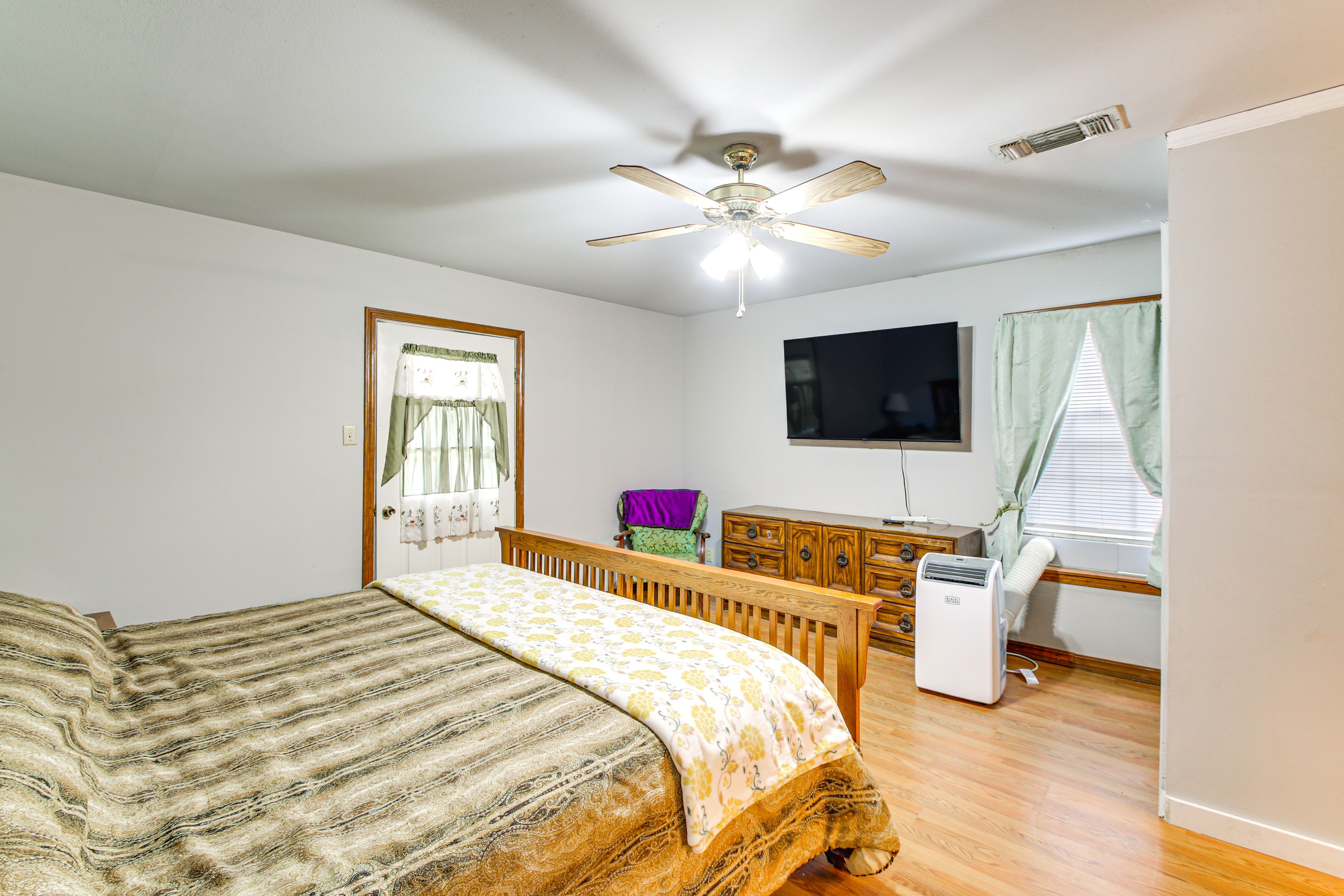 Bedroom 1 | King Bed | 2nd Floor