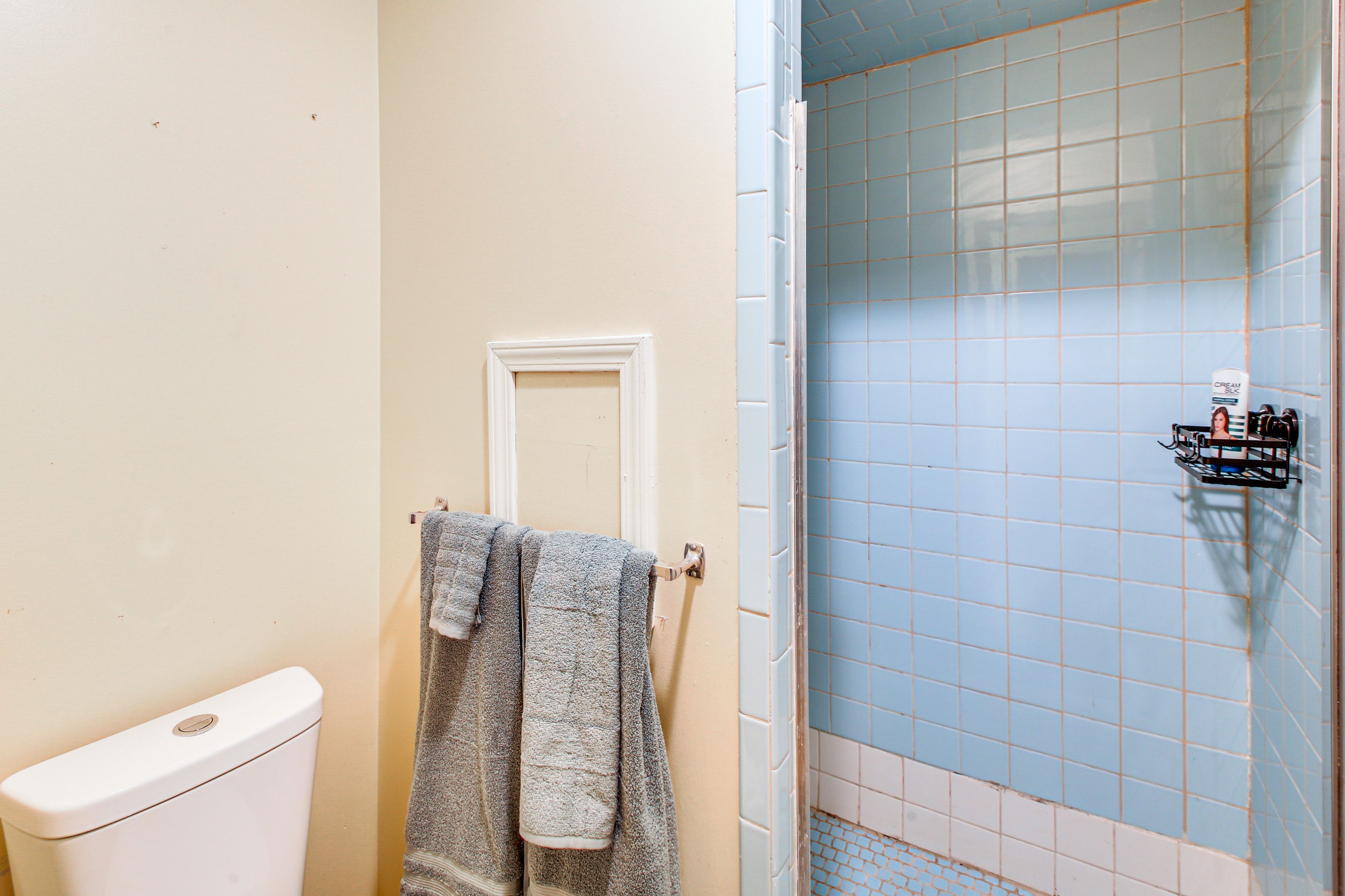 En-Suite Bathroom | Walk-In Closet | 2nd Floor