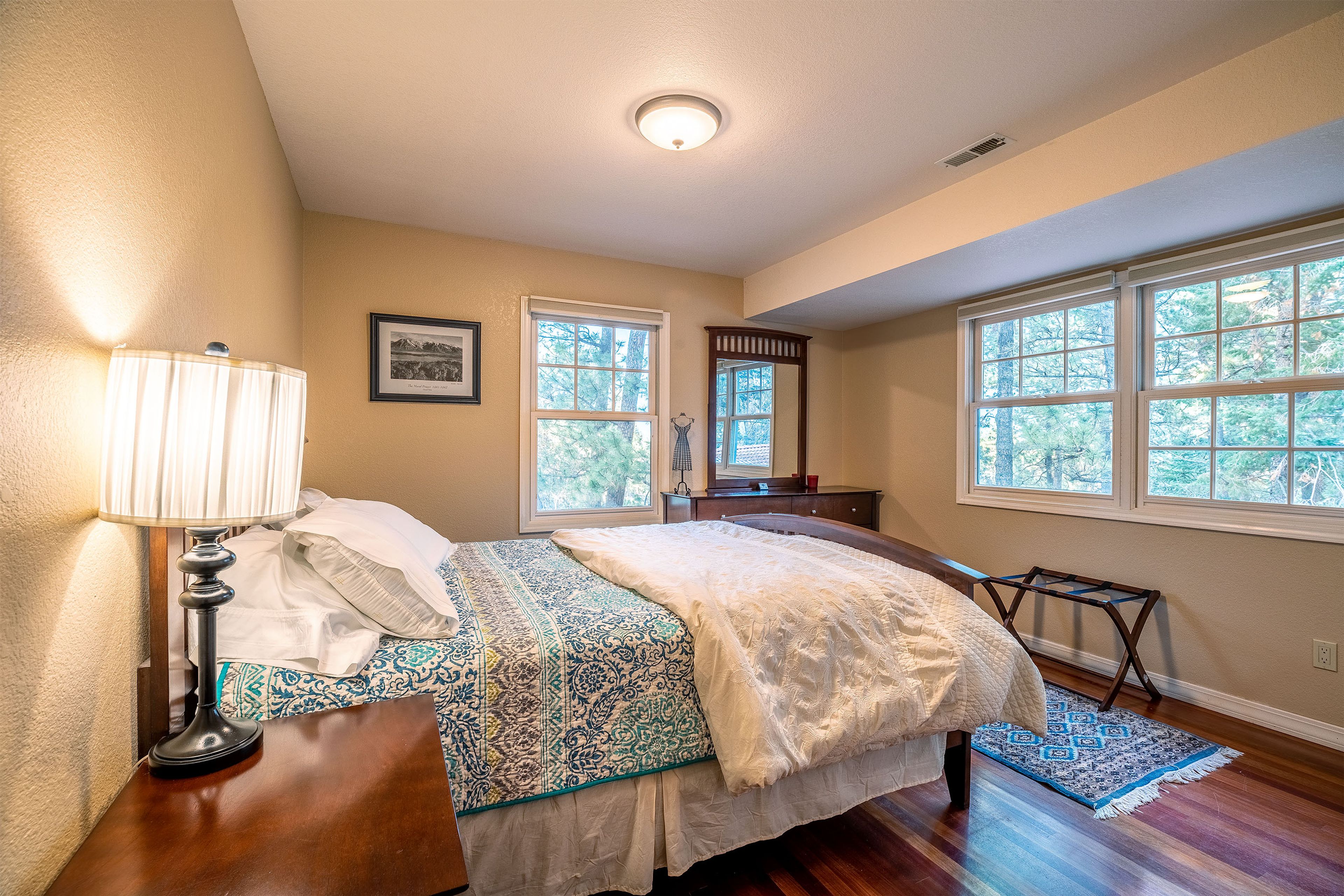 Bedroom 3 | Queen Bed