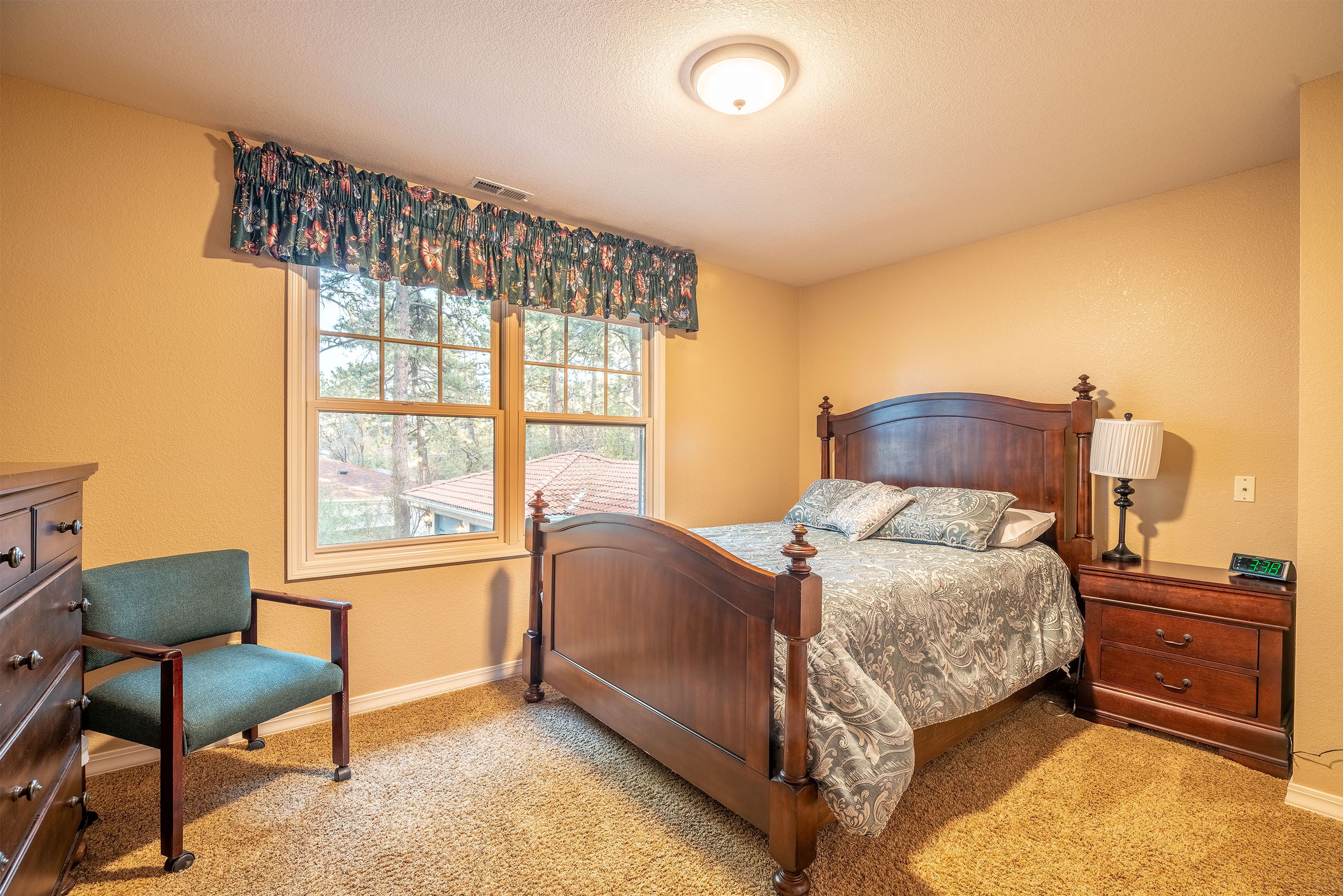 Bedroom 4 | Queen Bed