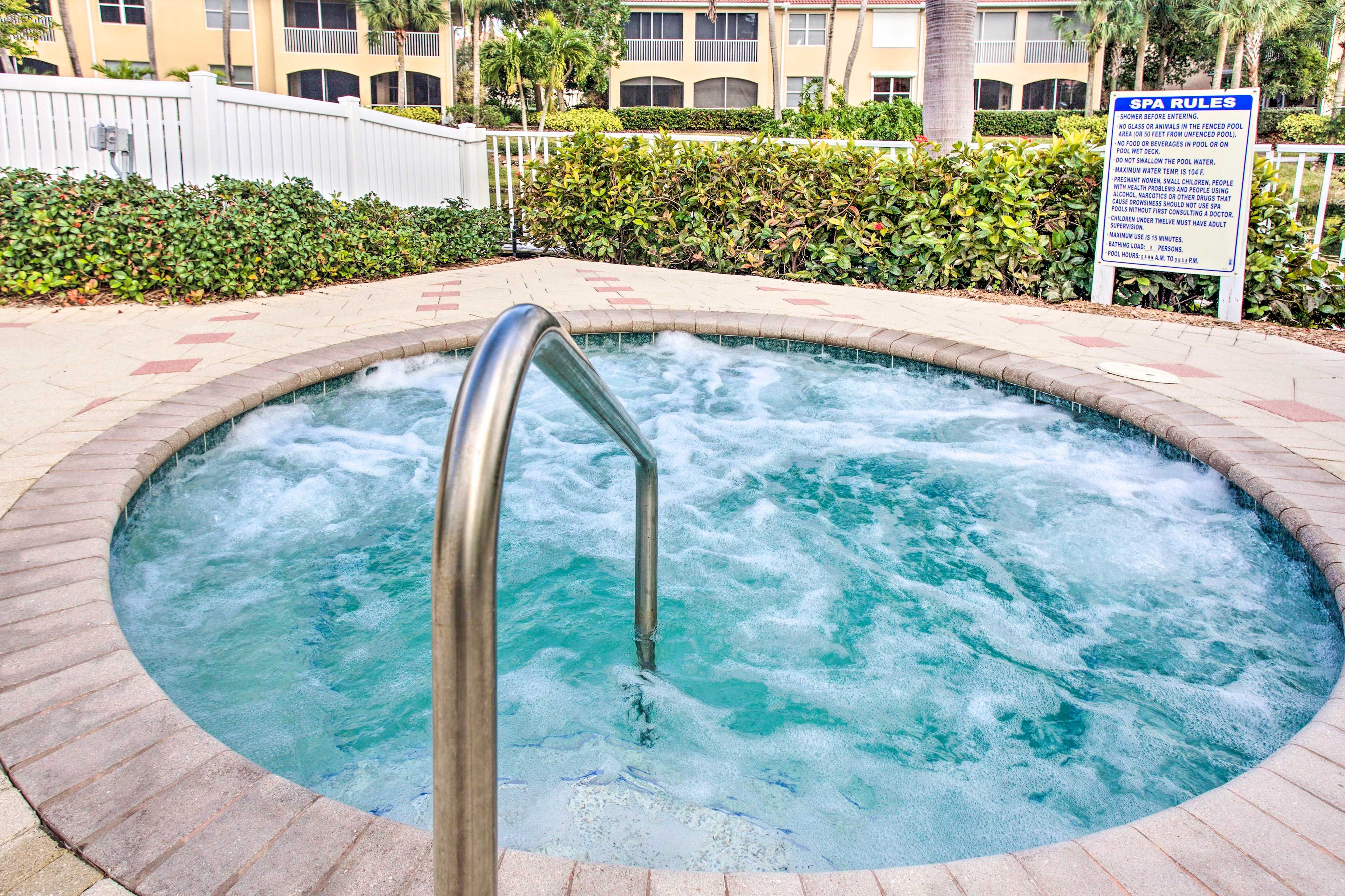 Community Amenities | Hot Tub | Tennis Courts | Boat Dock | Pool