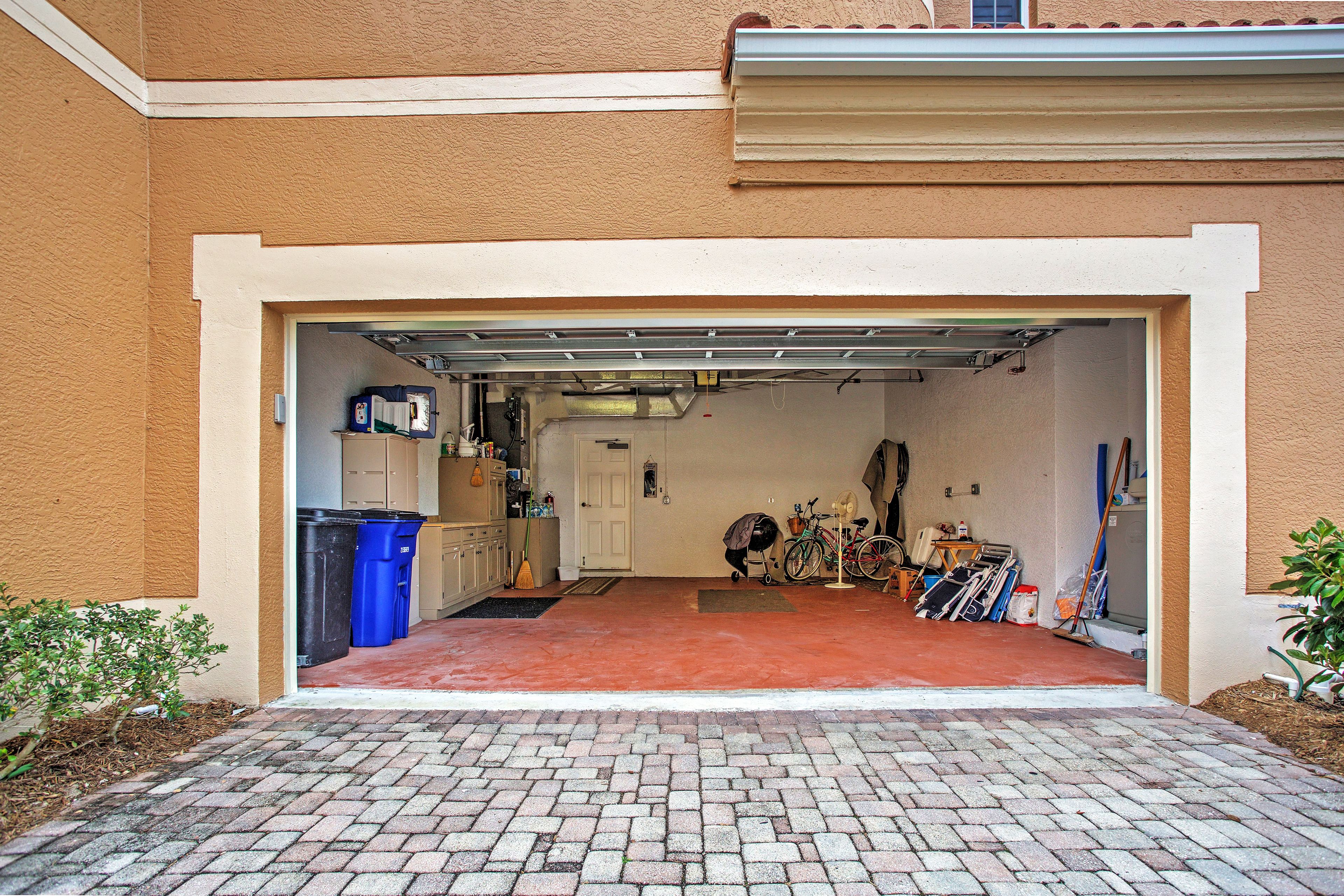 Parking | Garage (2 Vehicles) | Driveway (2 Vehicles) | Free Street Parking