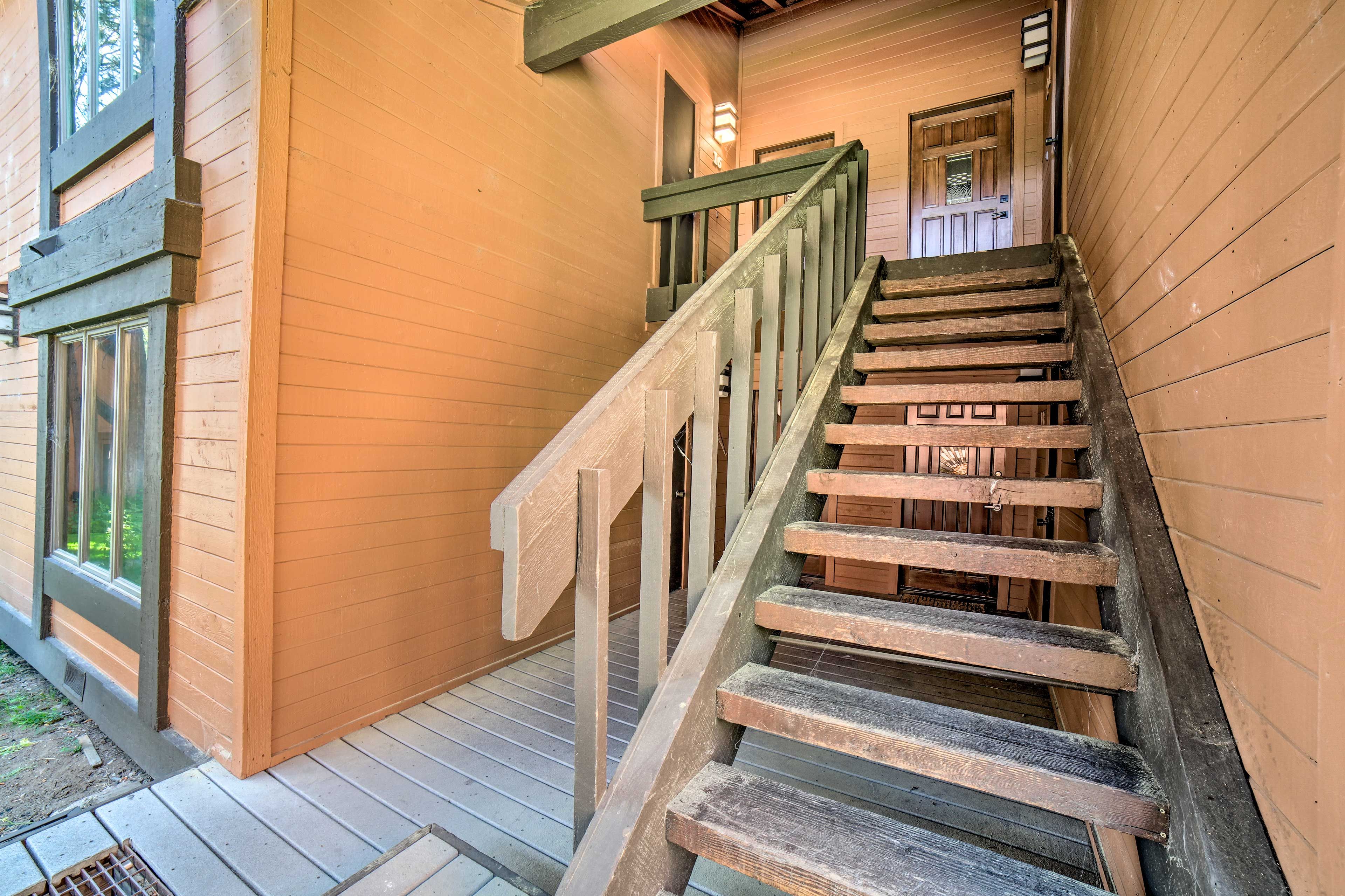 Condo Exterior | > 1 Mi to Mammoth Mountain Ski Area
