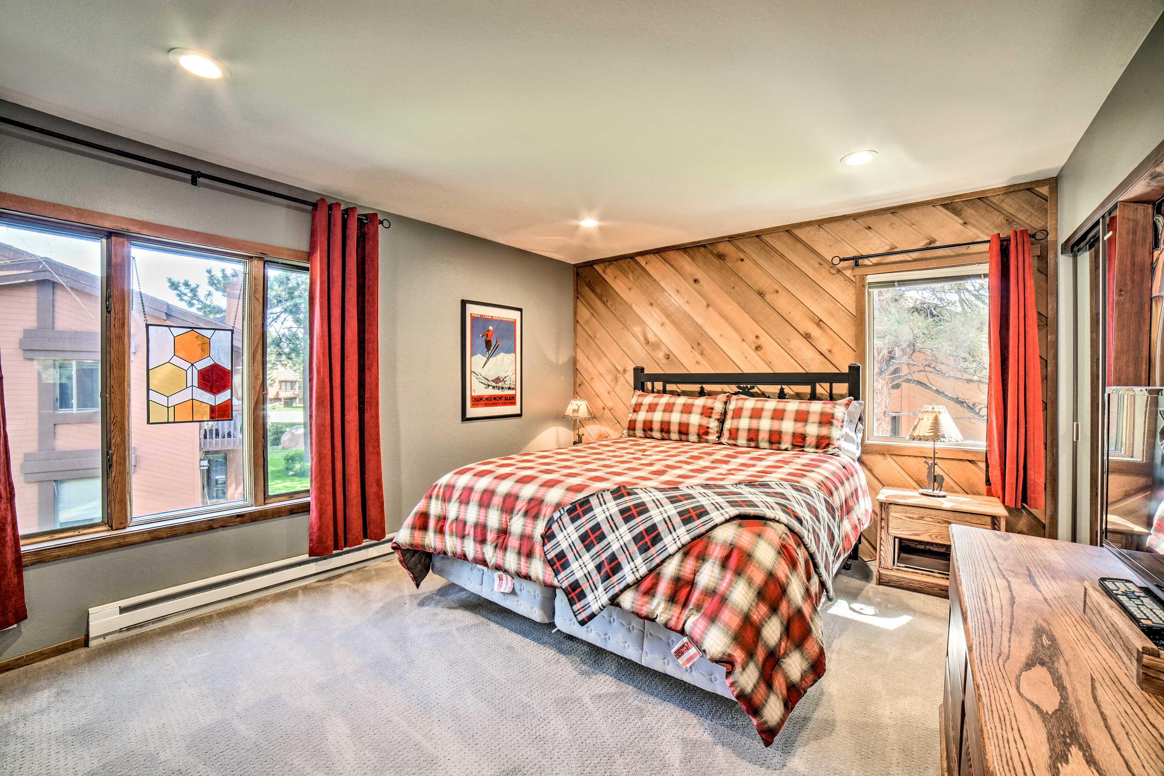Bedroom | King Bed