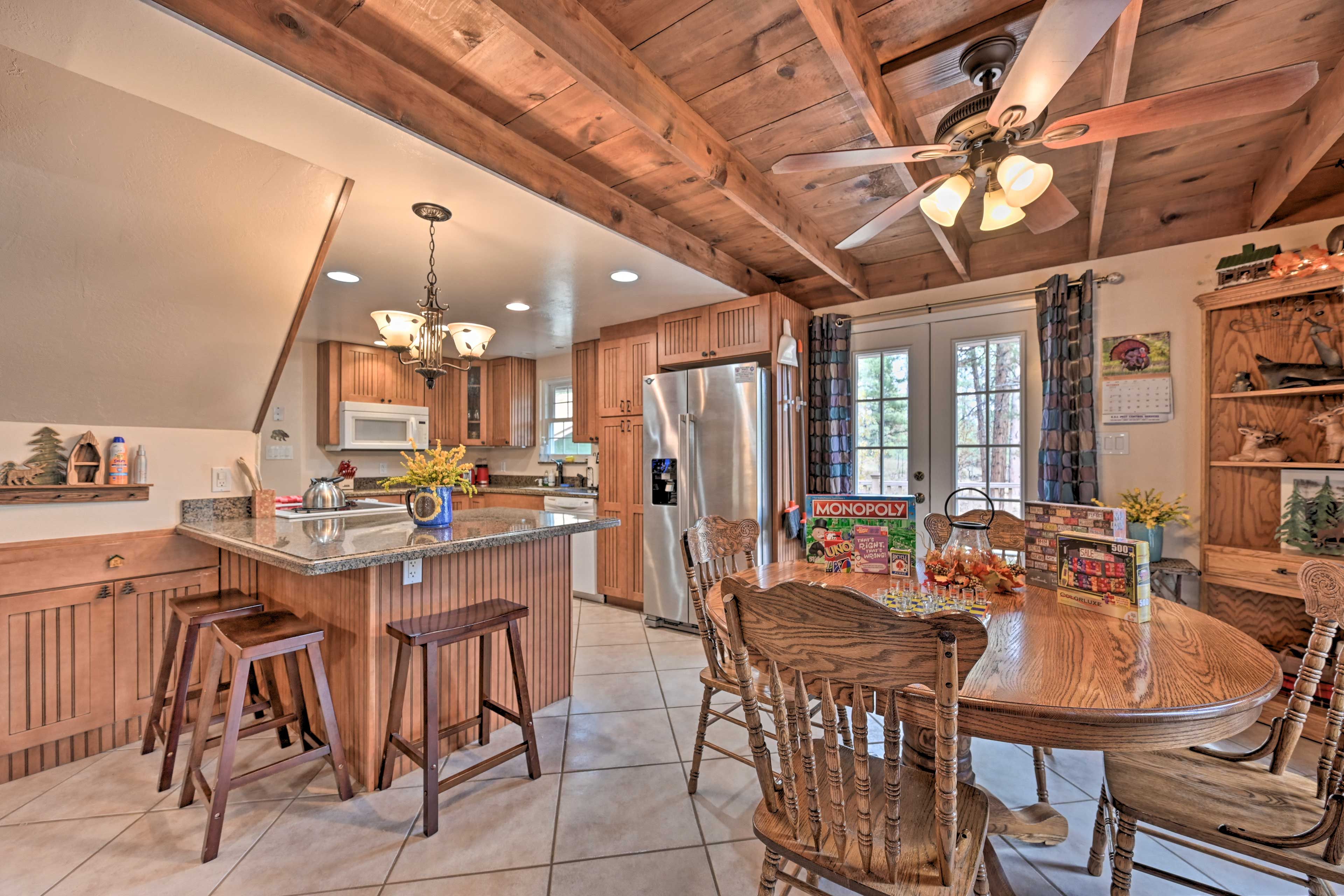 Kitchen | Breakfast Table