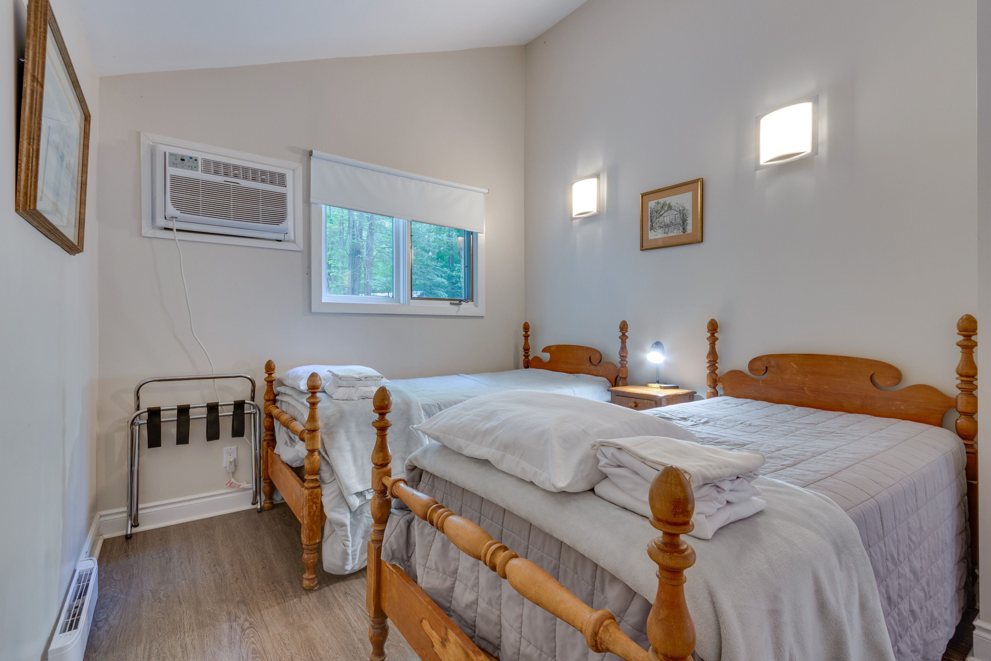 Bedroom 2 | 2 Twin Beds