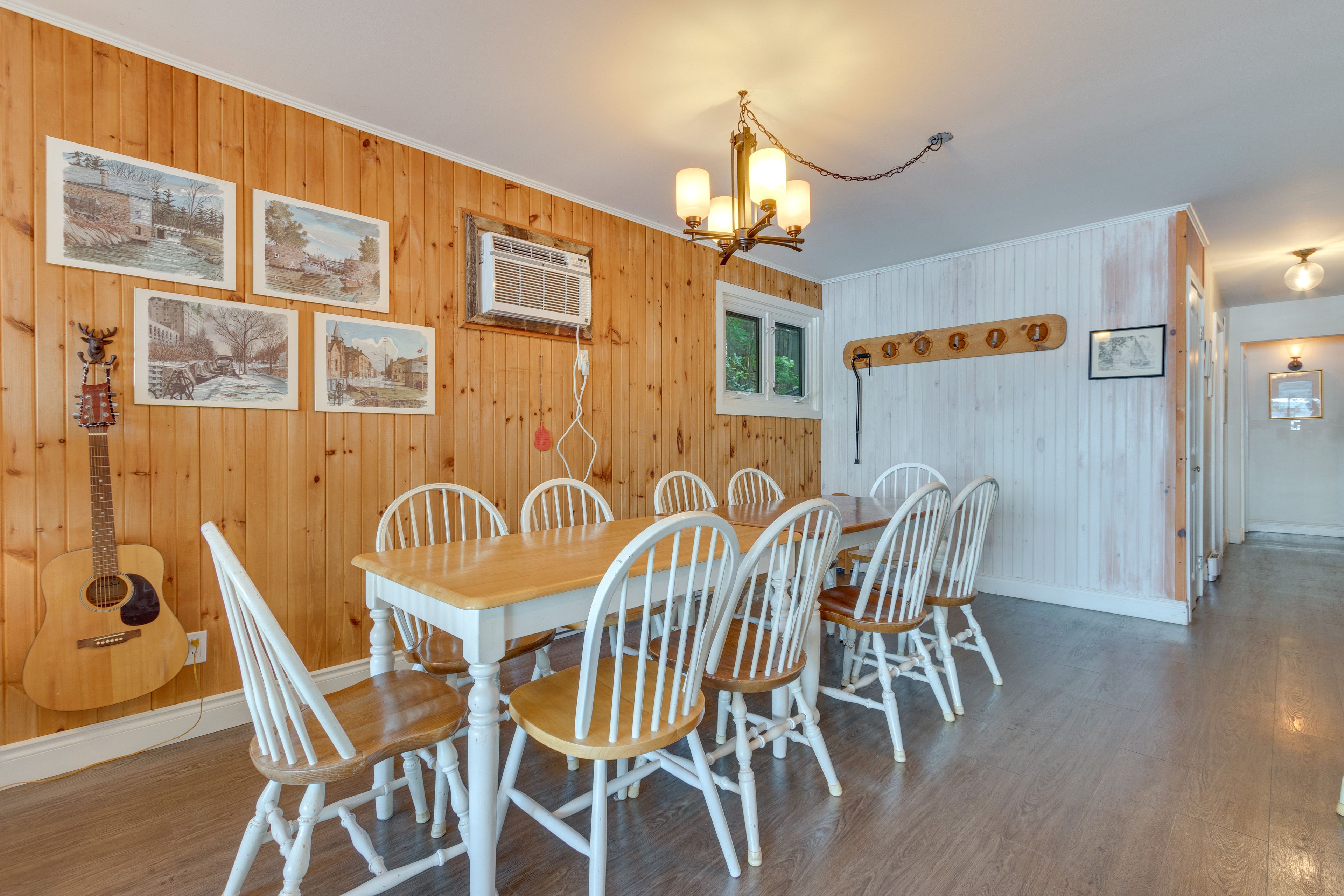 Dining Area | Dishes & Flatware Provided