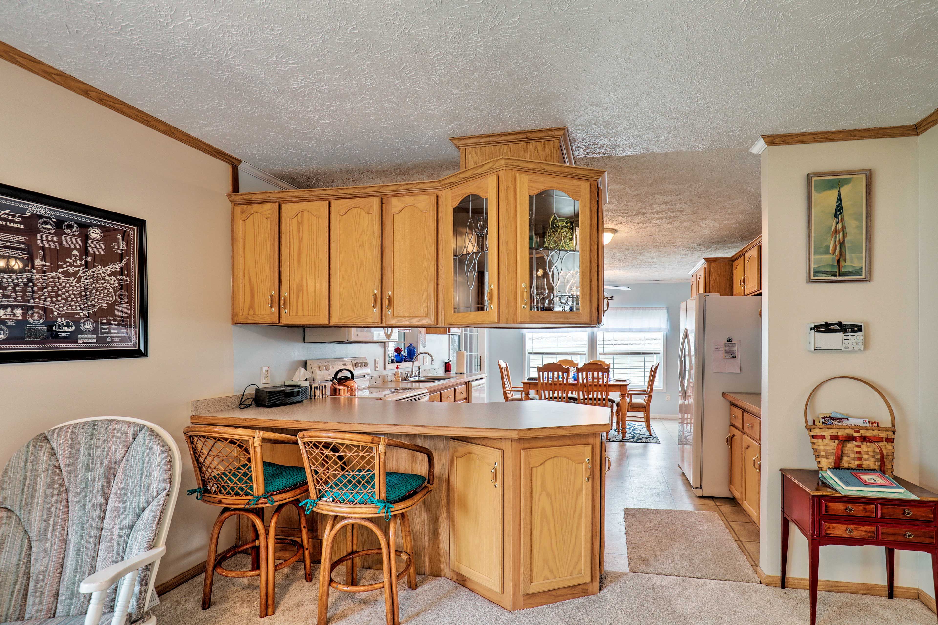 Kitchen | Dishware/Flatware