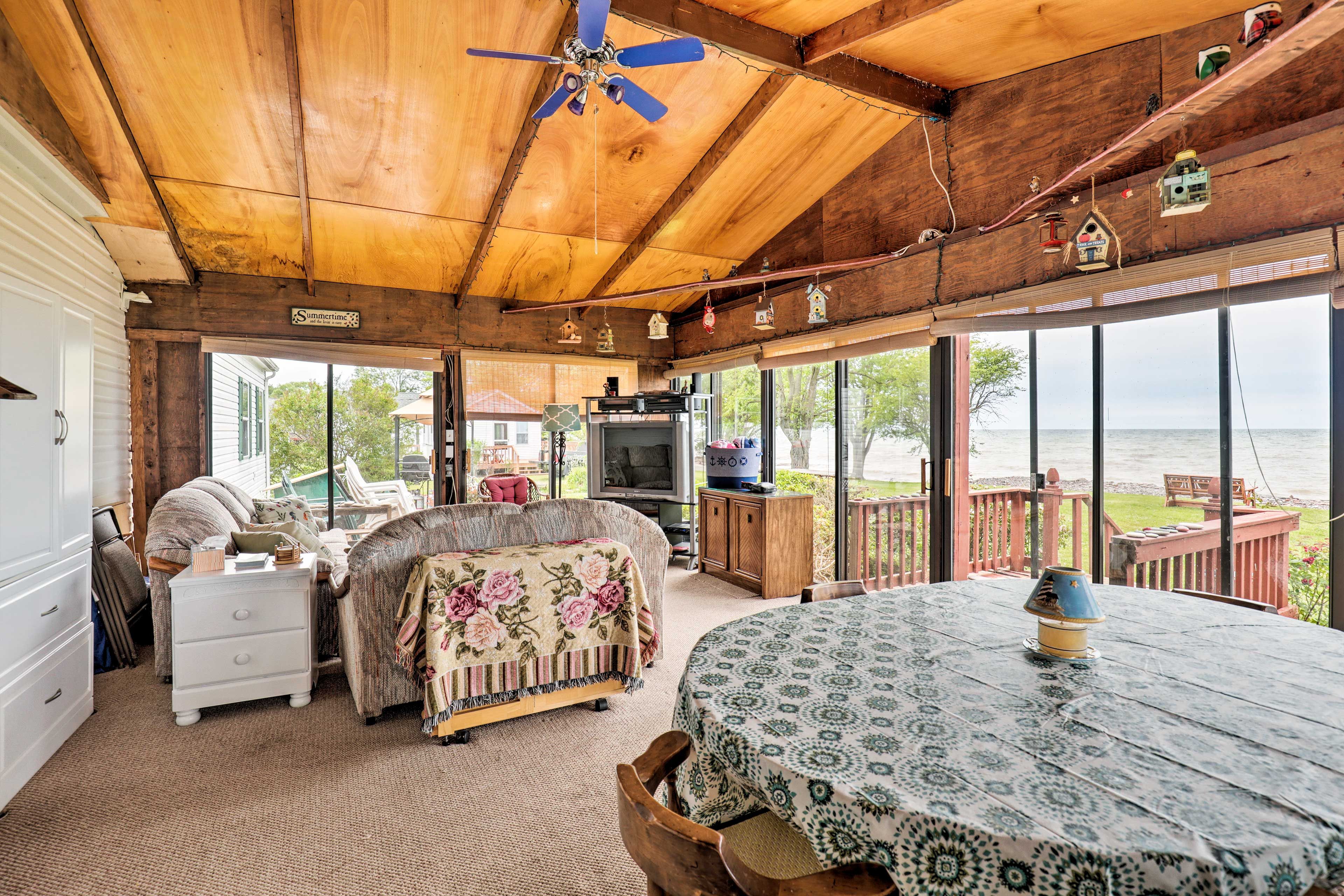 Screened-In Patio