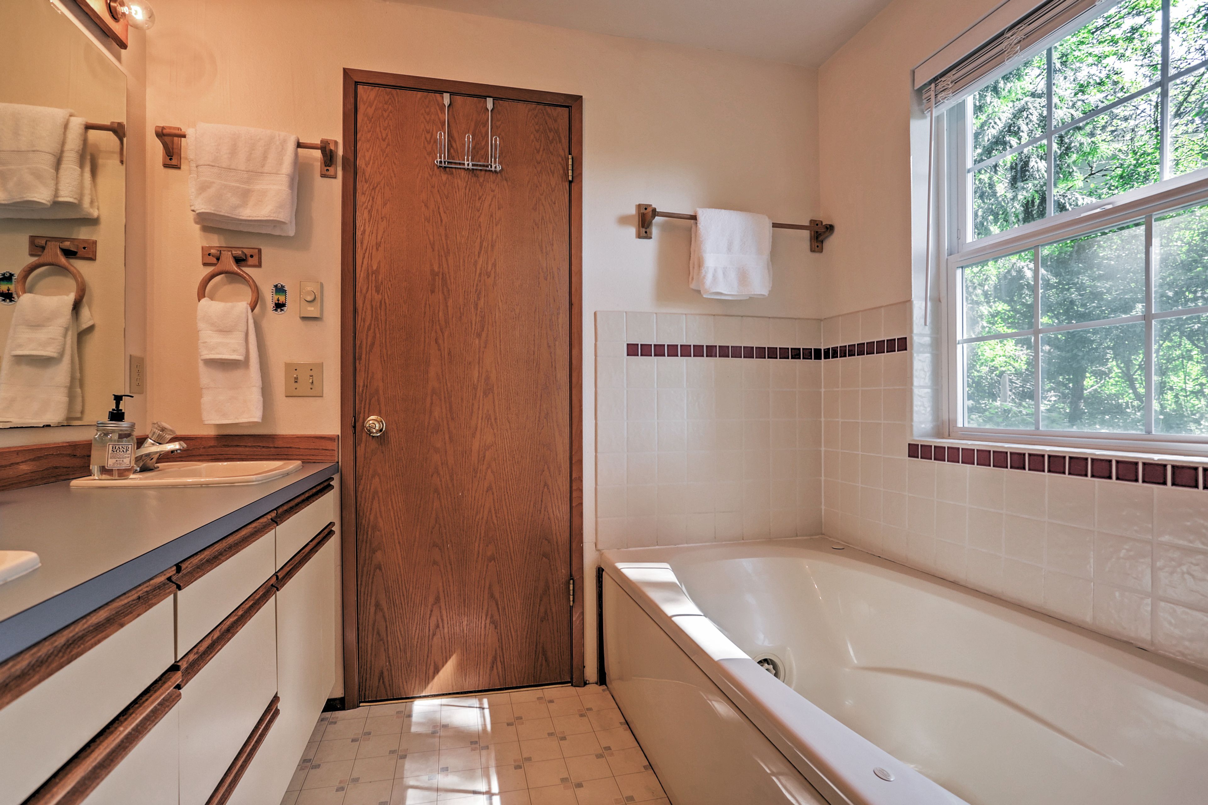 Bathroom 1 | Jetted Tub
