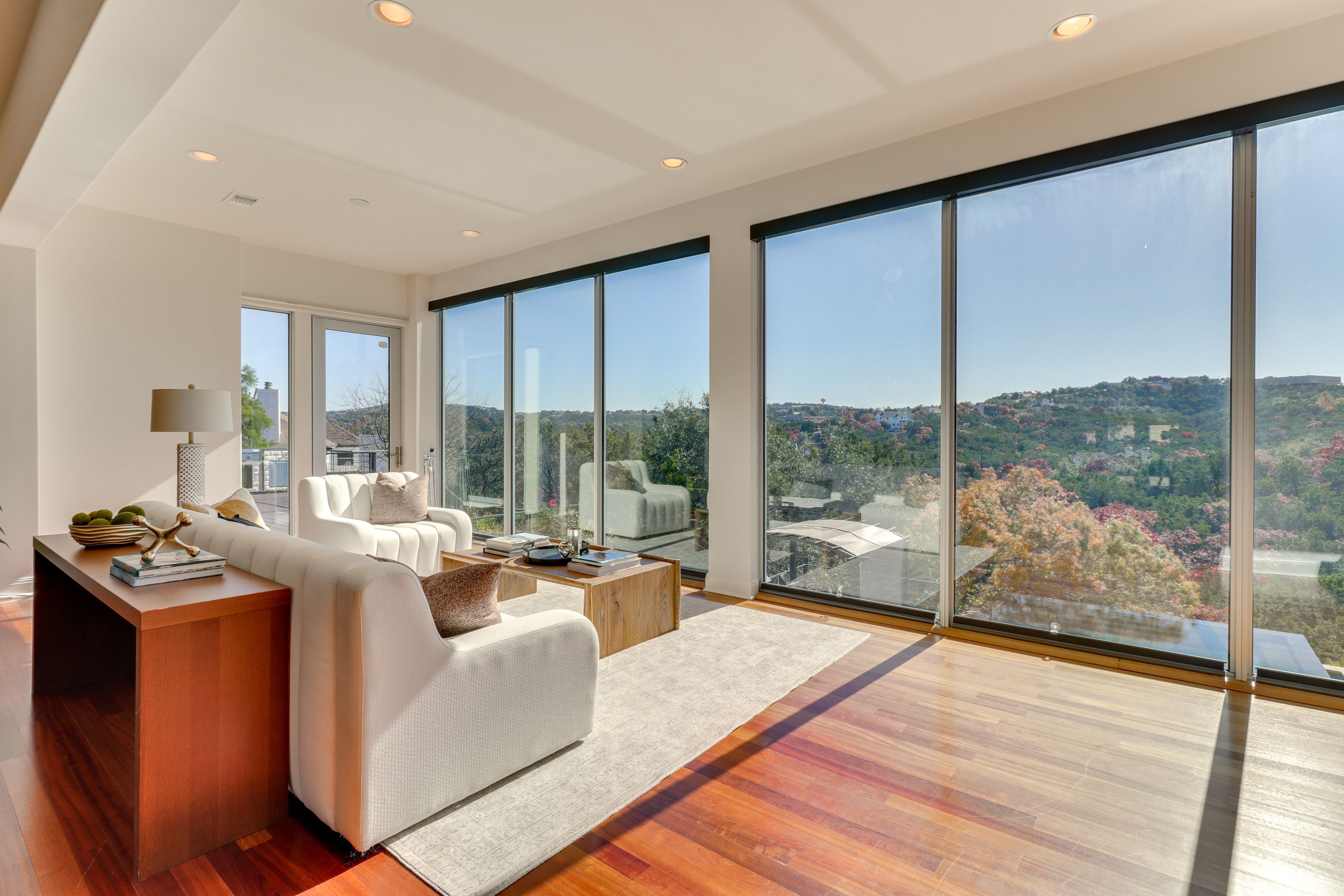 Living Room | Free High-Speed WiFi | 1st Floor