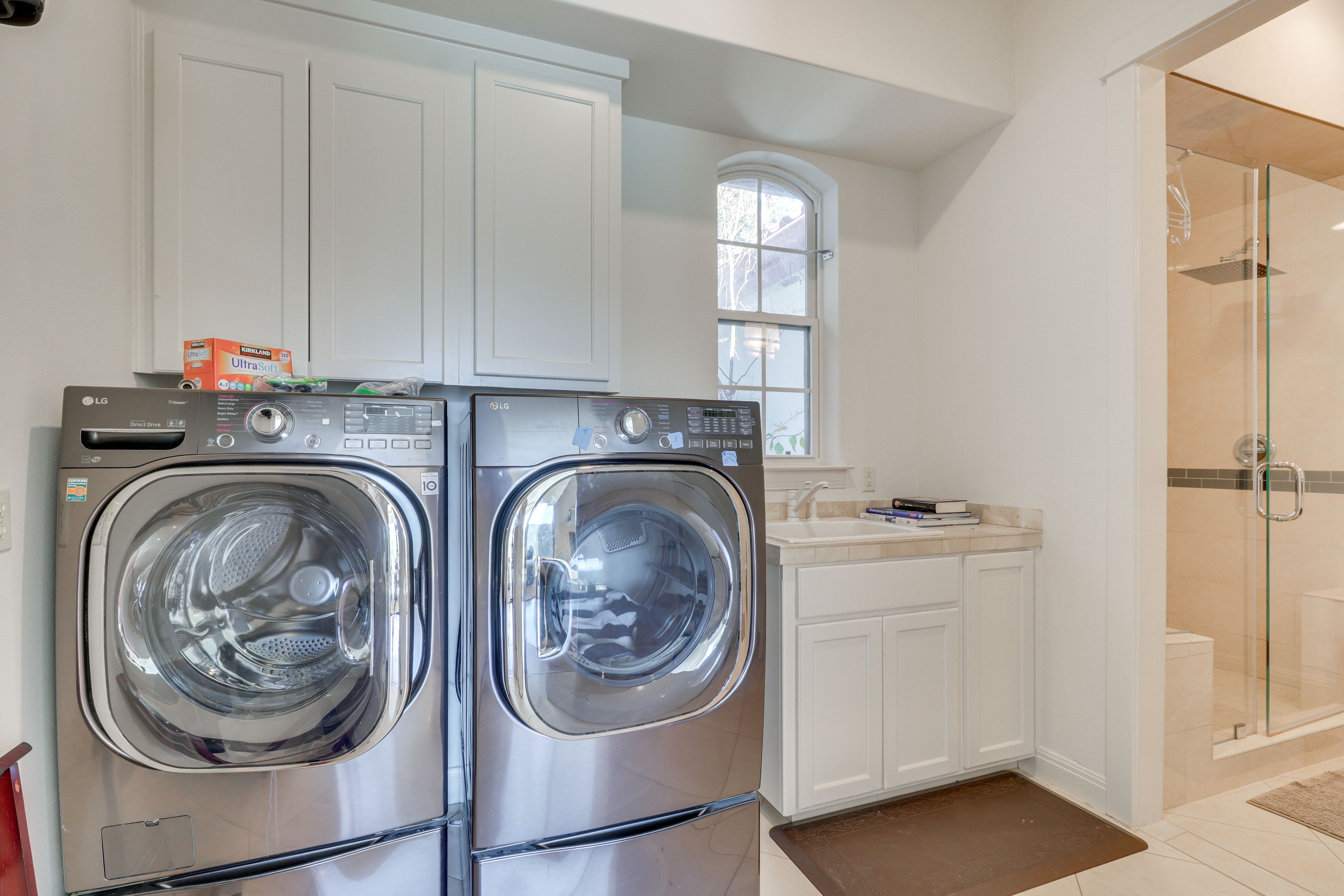 Bathroom | 1st Floor