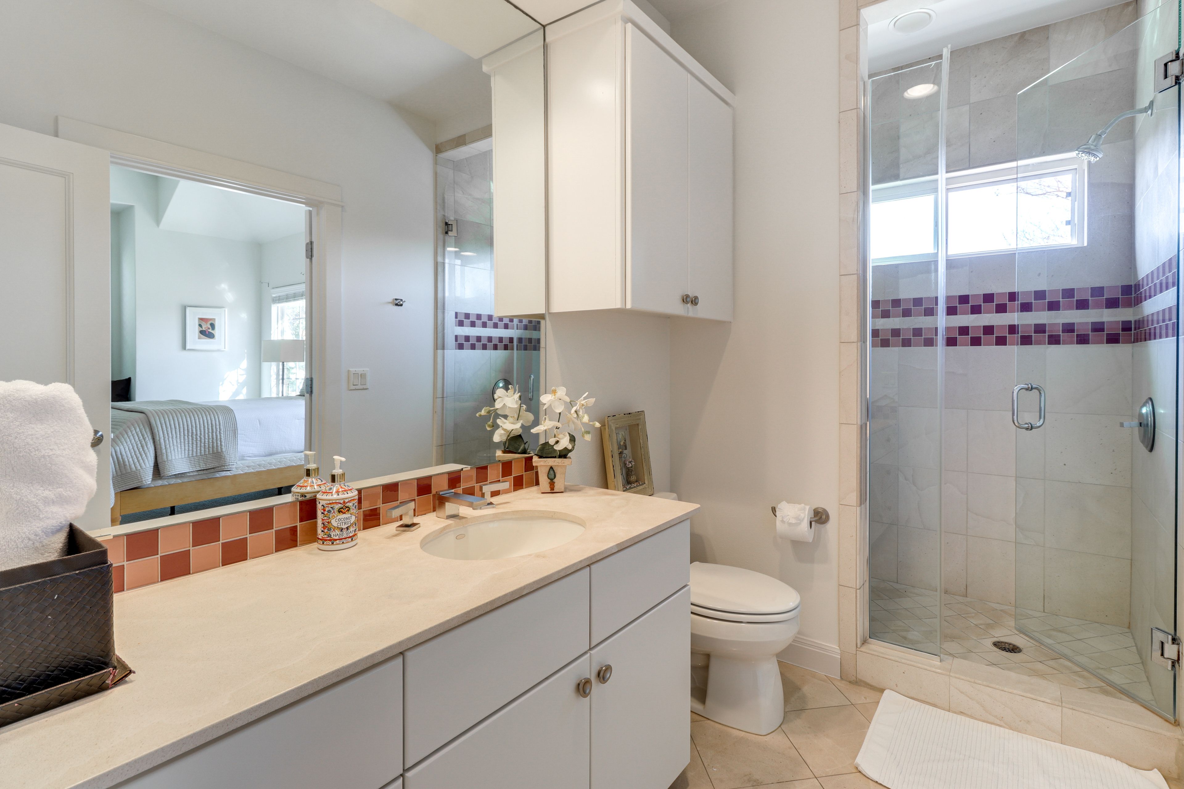 Full Bathroom | 2nd Floor