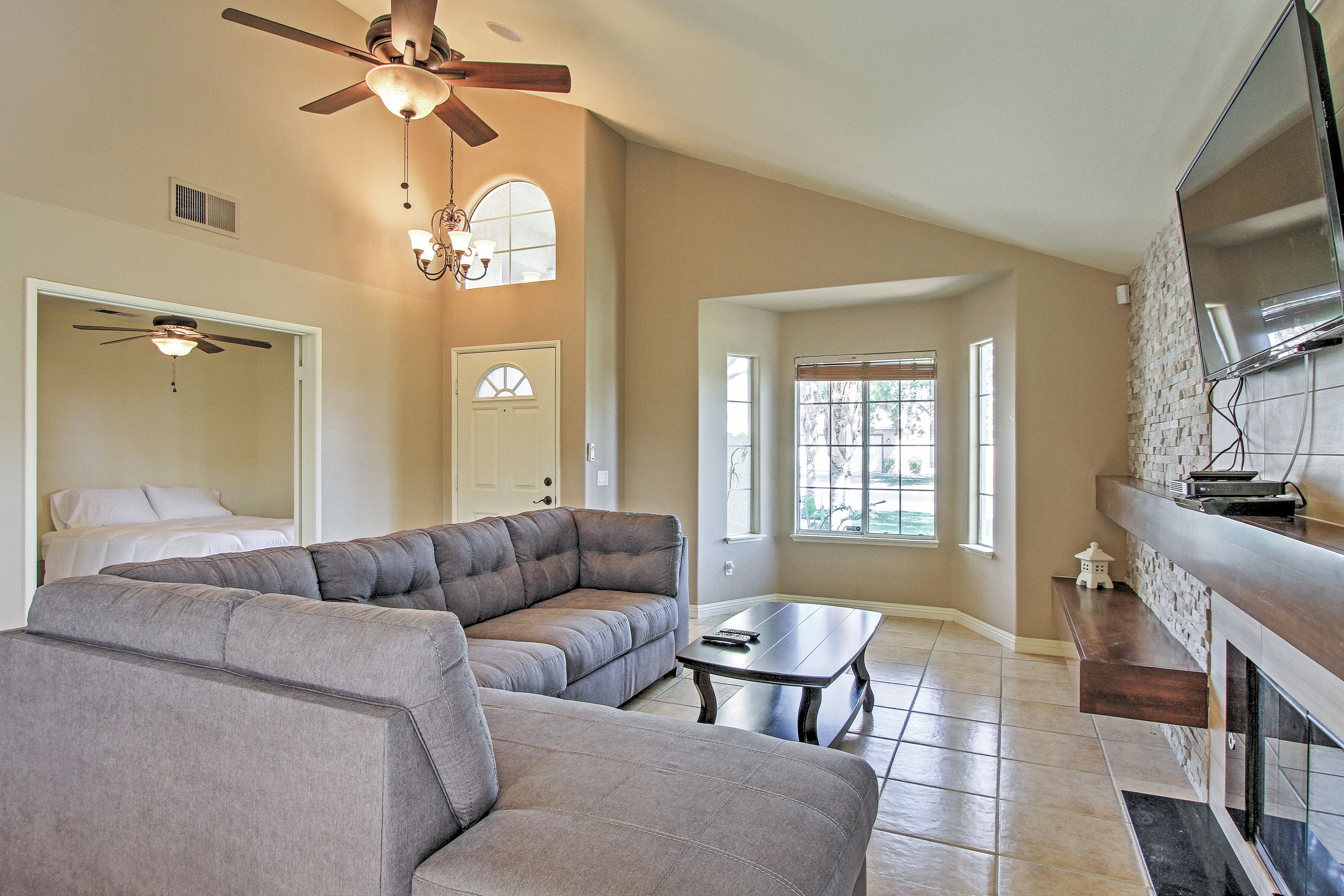 Living Room | Free WiFi