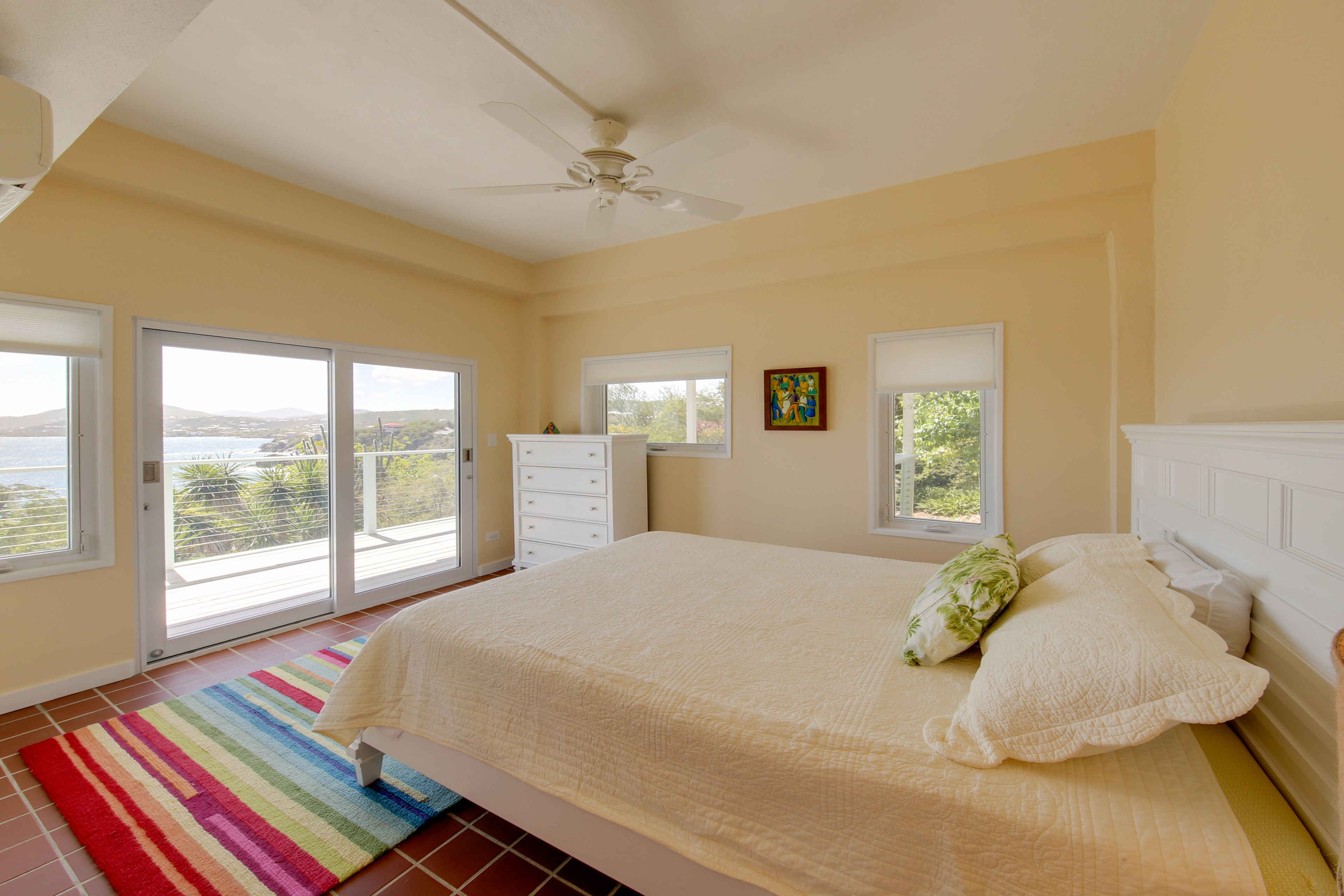 Bedroom 1 | Queen Bed