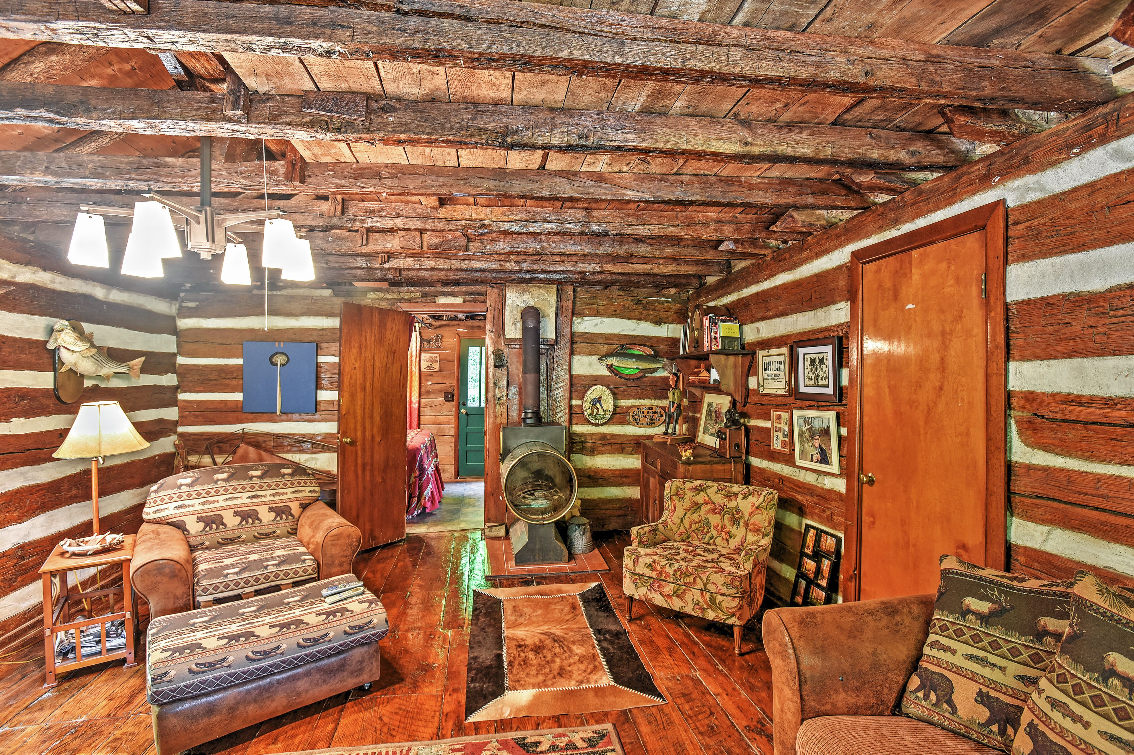 Living Room | Cable TV
