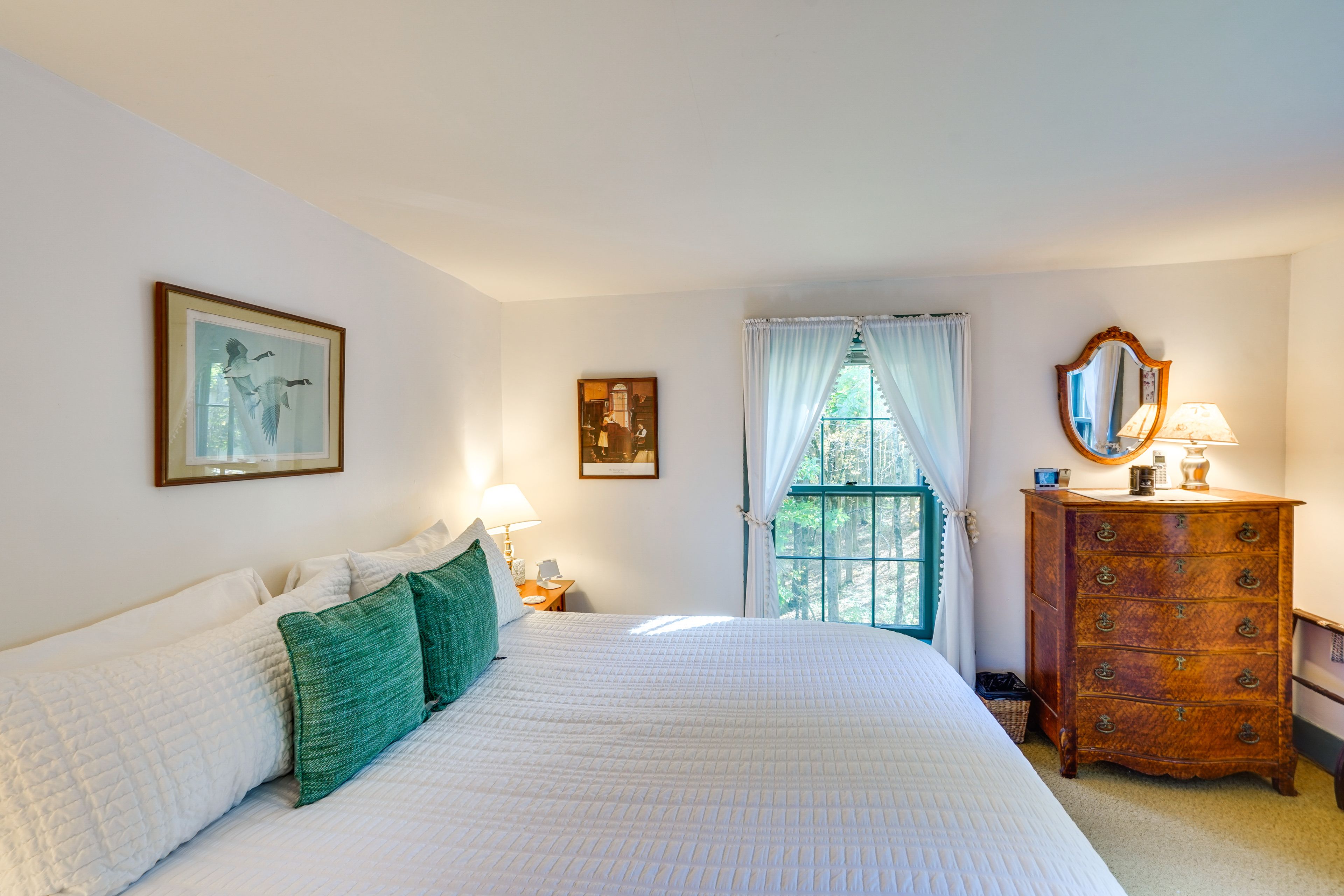 Bedroom 1 | King Bed